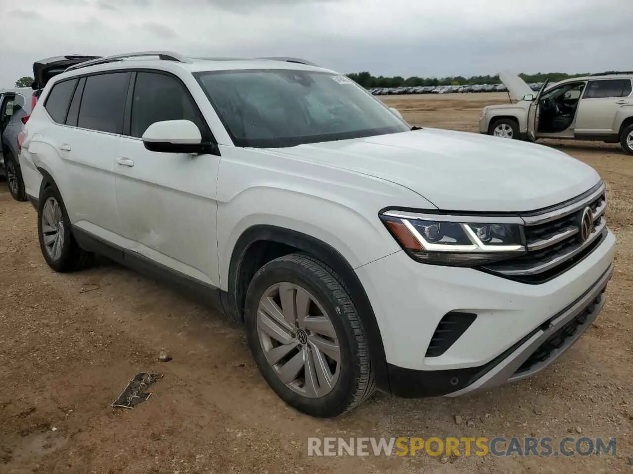 4 Photograph of a damaged car 1V2BP2CA5MC545411 VOLKSWAGEN ATLAS 2021