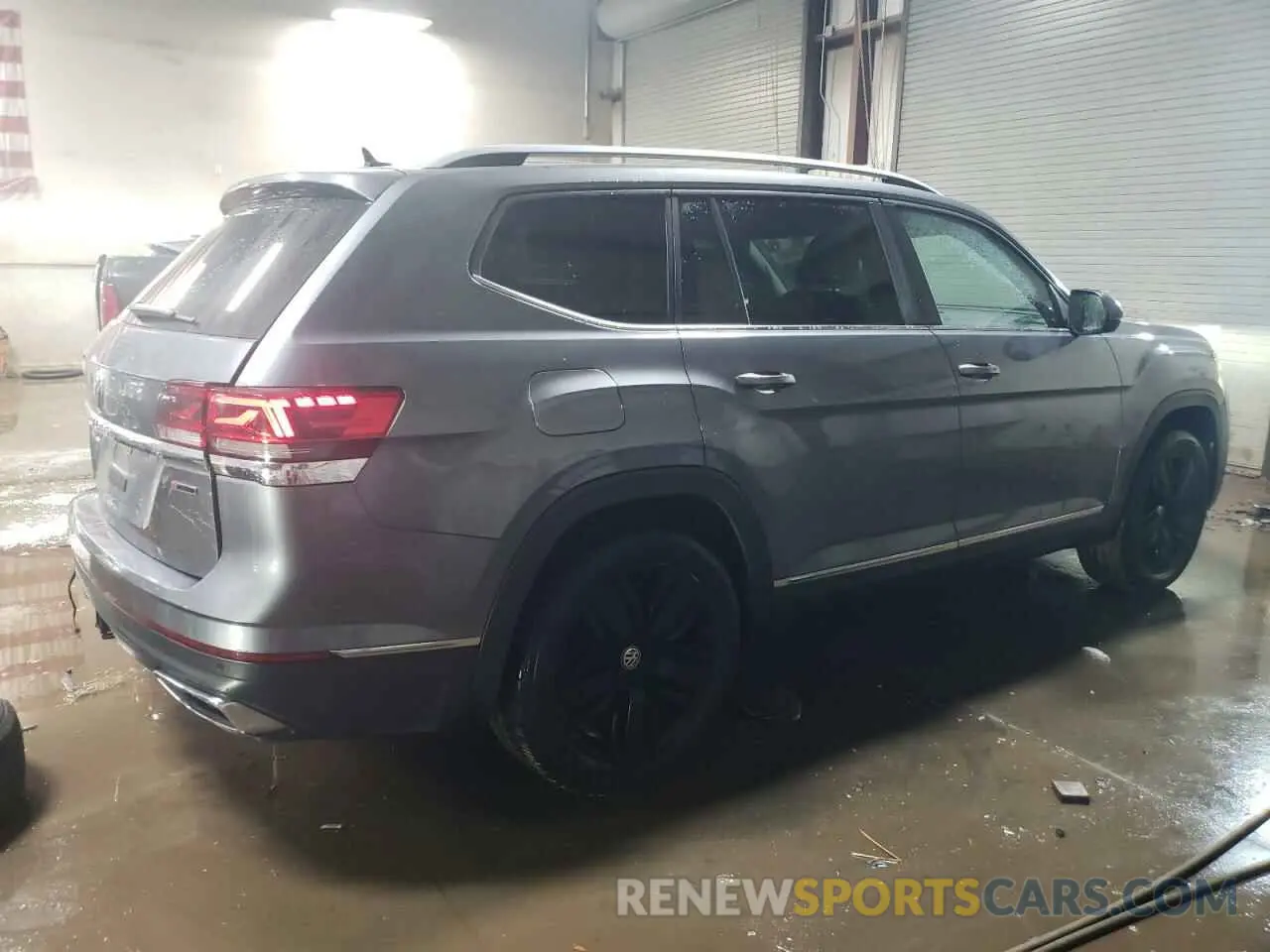 3 Photograph of a damaged car 1V2BR2CA0MC510897 VOLKSWAGEN ATLAS 2021