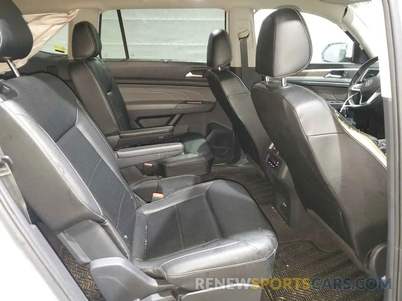 11 Photograph of a damaged car 1V2BR2CA0MC581890 VOLKSWAGEN ATLAS 2021