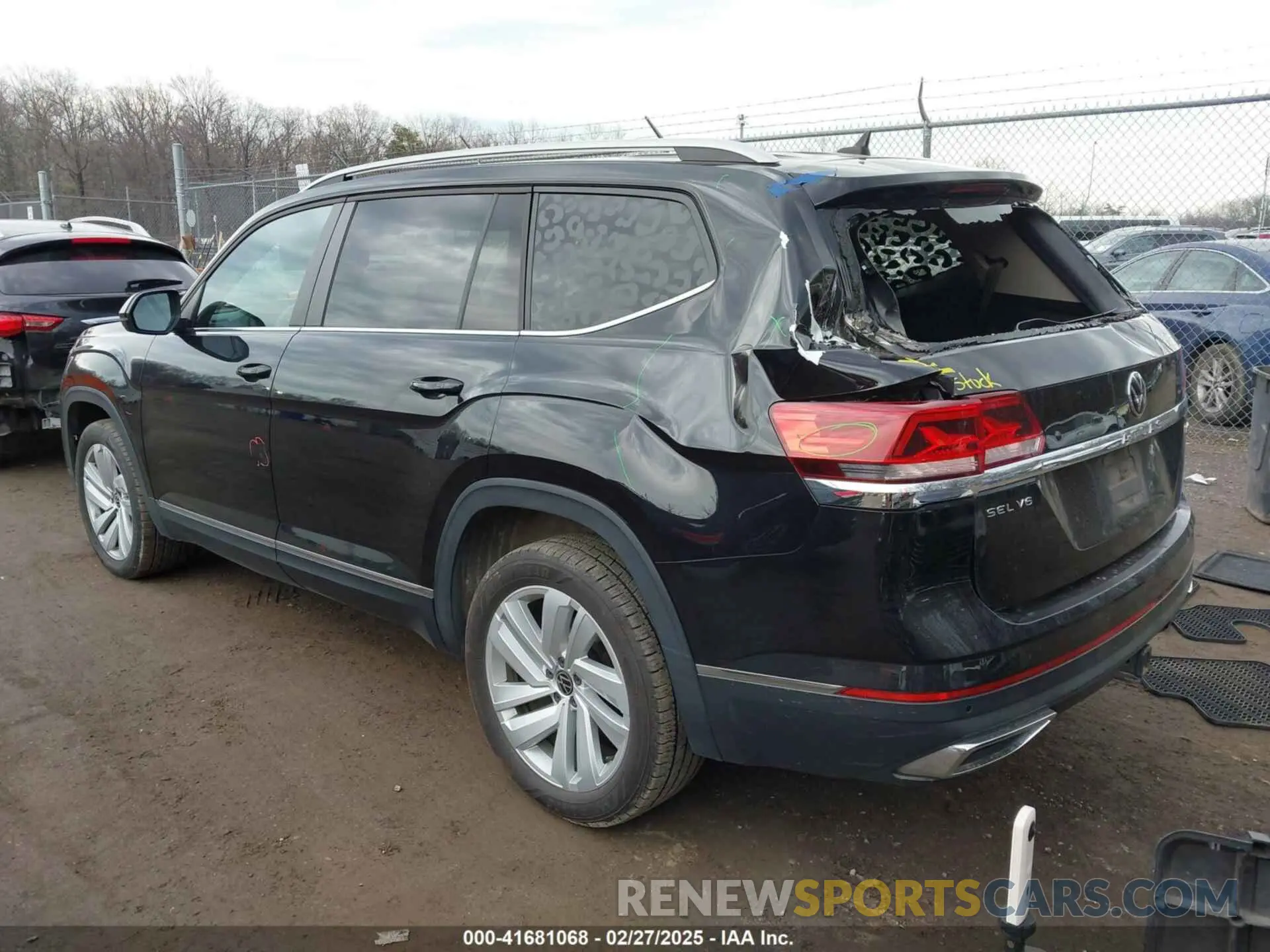 3 Photograph of a damaged car 1V2BR2CA6MC502917 VOLKSWAGEN ATLAS 2021