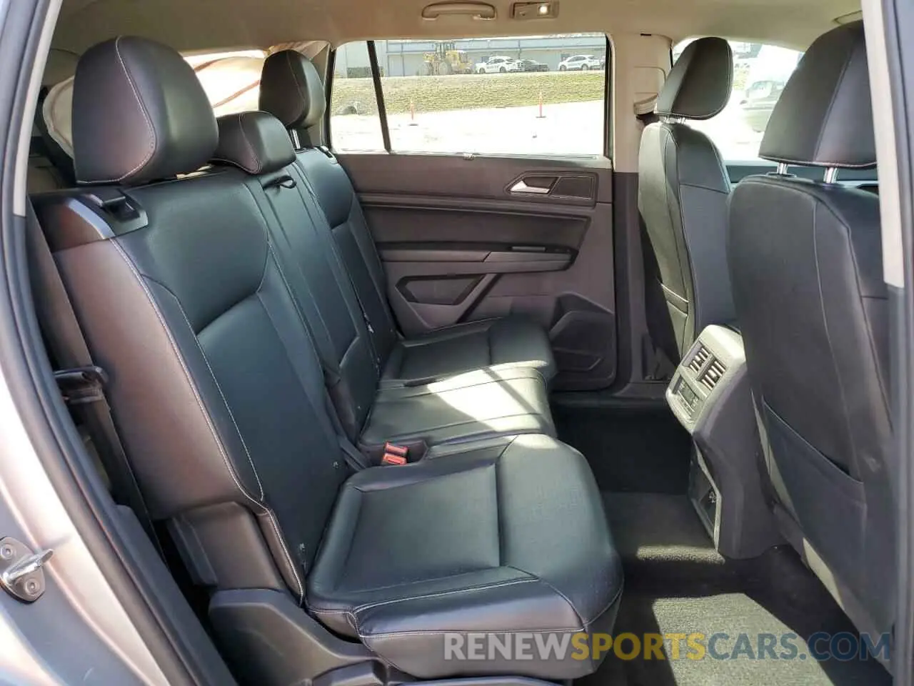 11 Photograph of a damaged car 1V2BR2CA8MC501462 VOLKSWAGEN ATLAS 2021