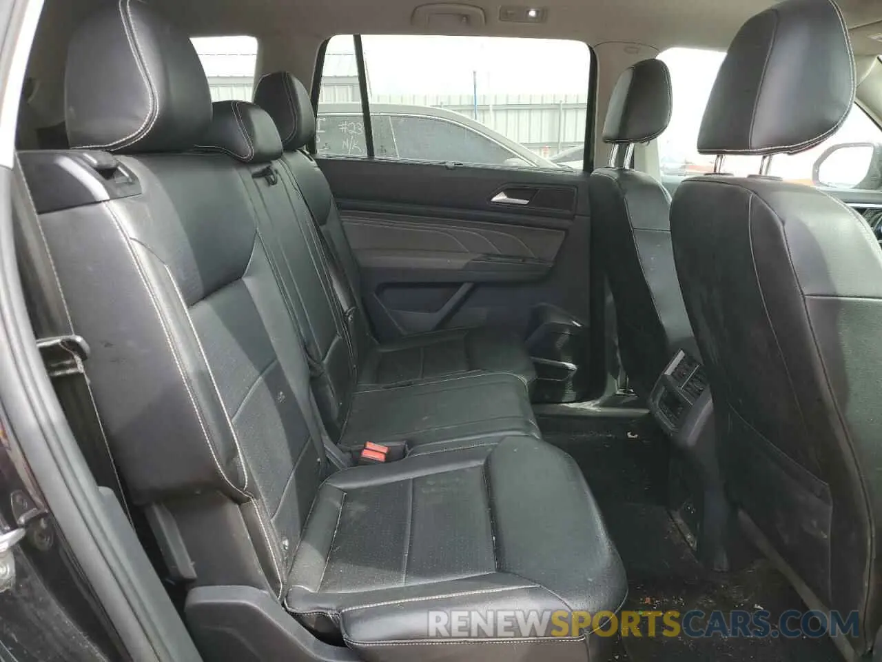 11 Photograph of a damaged car 1V2BR2CA8MC560592 VOLKSWAGEN ATLAS 2021