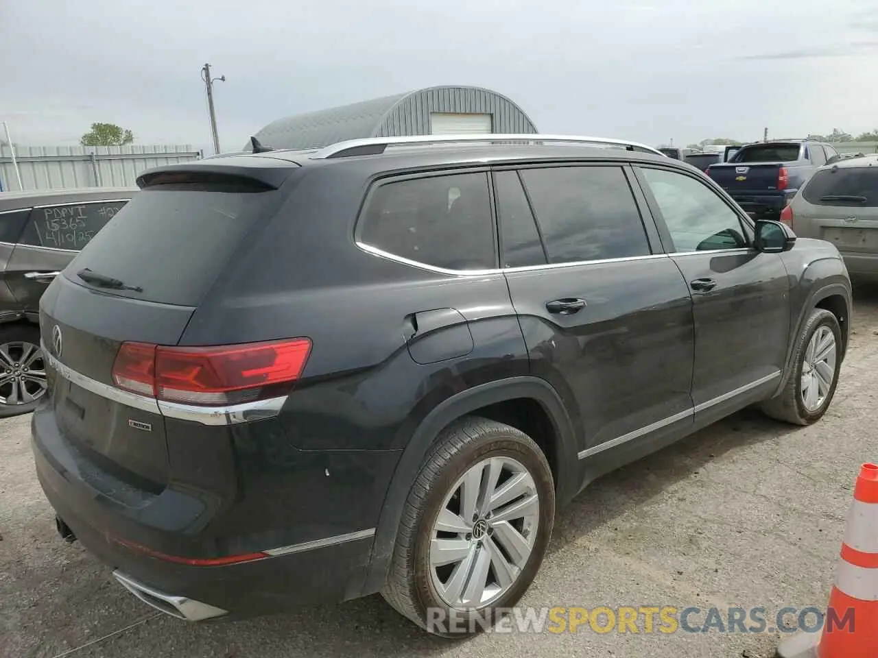 3 Photograph of a damaged car 1V2BR2CA8MC560592 VOLKSWAGEN ATLAS 2021