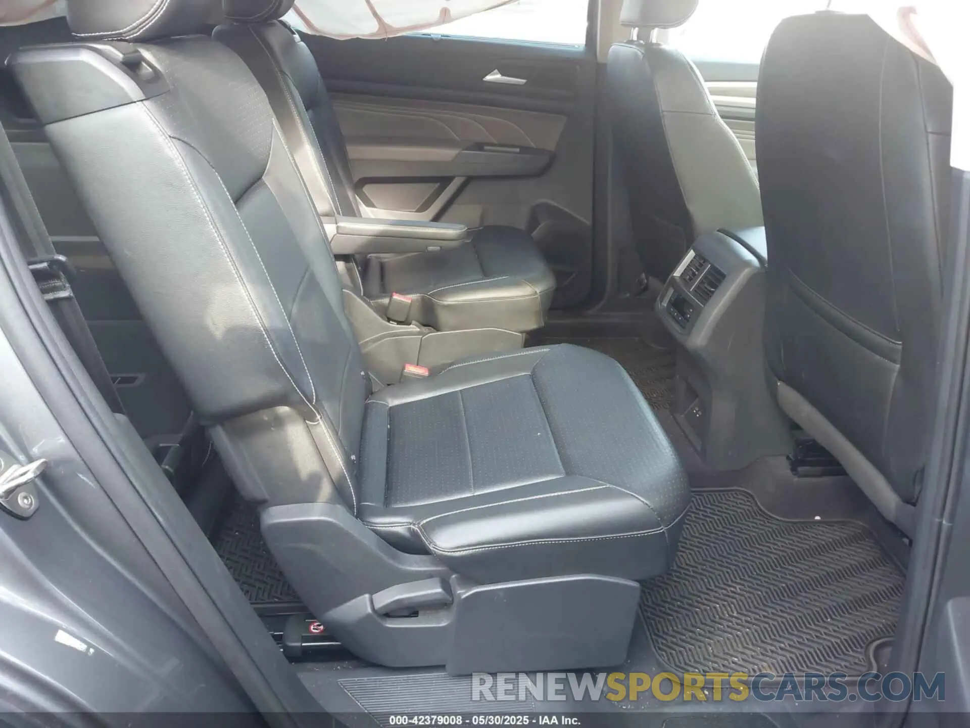 8 Photograph of a damaged car 1V2BR2CA8MC577991 VOLKSWAGEN ATLAS 2021
