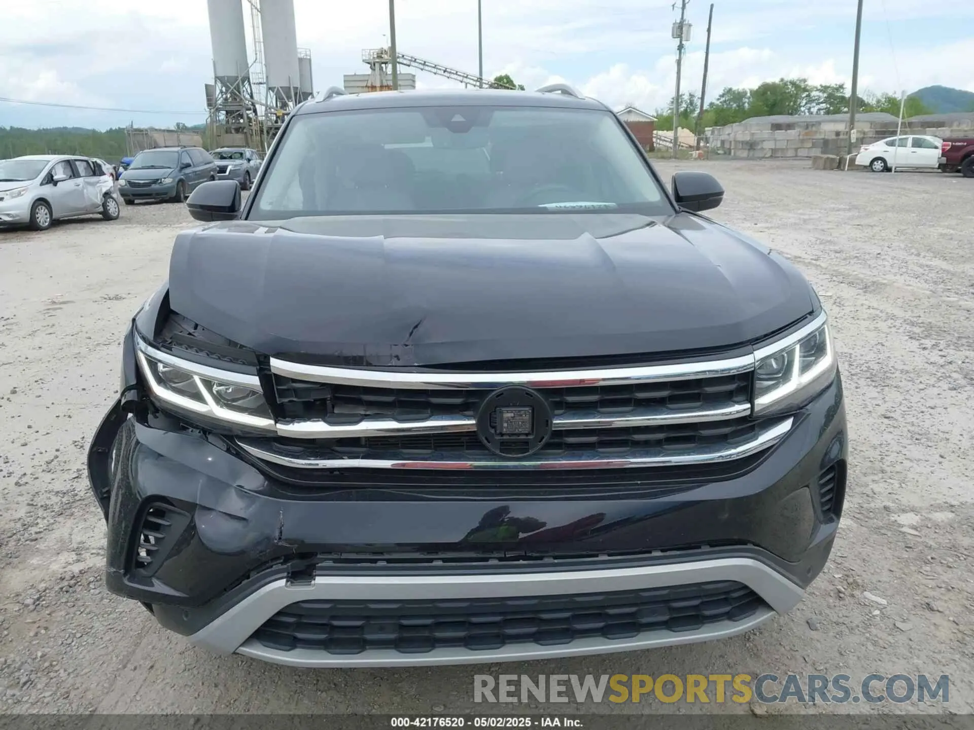 12 Photograph of a damaged car 1V2BR2CA9MC576221 VOLKSWAGEN ATLAS 2021