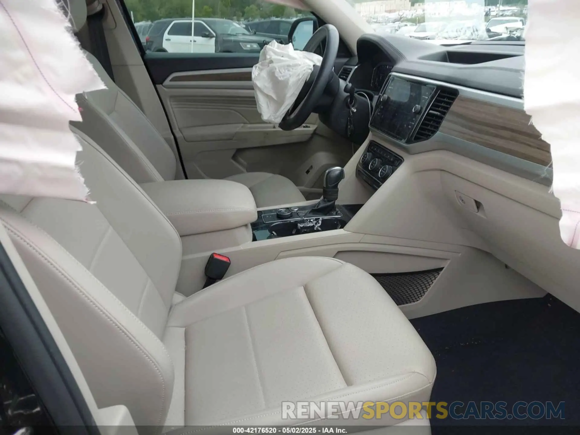5 Photograph of a damaged car 1V2BR2CA9MC576221 VOLKSWAGEN ATLAS 2021