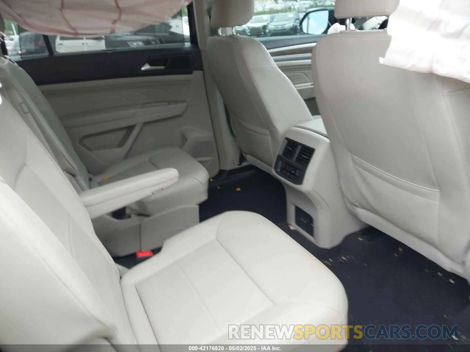 8 Photograph of a damaged car 1V2BR2CA9MC576221 VOLKSWAGEN ATLAS 2021