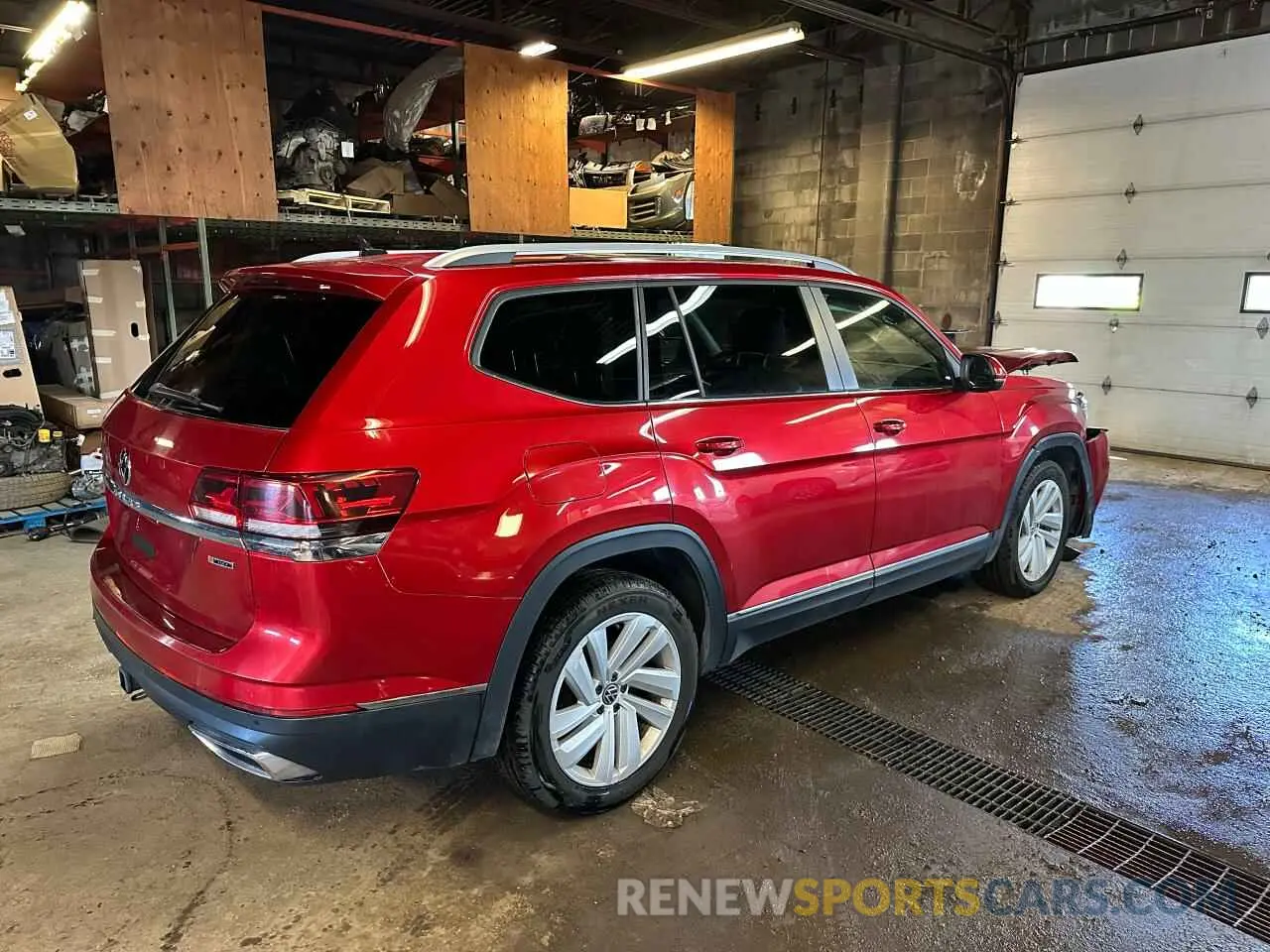 4 Photograph of a damaged car 1V2BR2CAXMC563719 VOLKSWAGEN ATLAS 2021