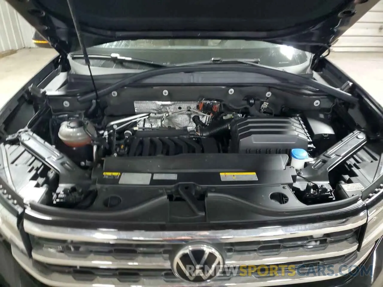 13 Photograph of a damaged car 1V2CE2CA2MC214313 VOLKSWAGEN ATLAS 2021