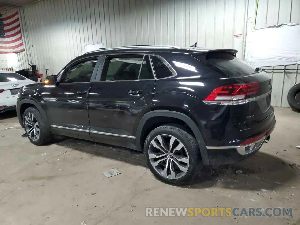 2 Photograph of a damaged car 1V2CE2CA2MC214313 VOLKSWAGEN ATLAS 2021