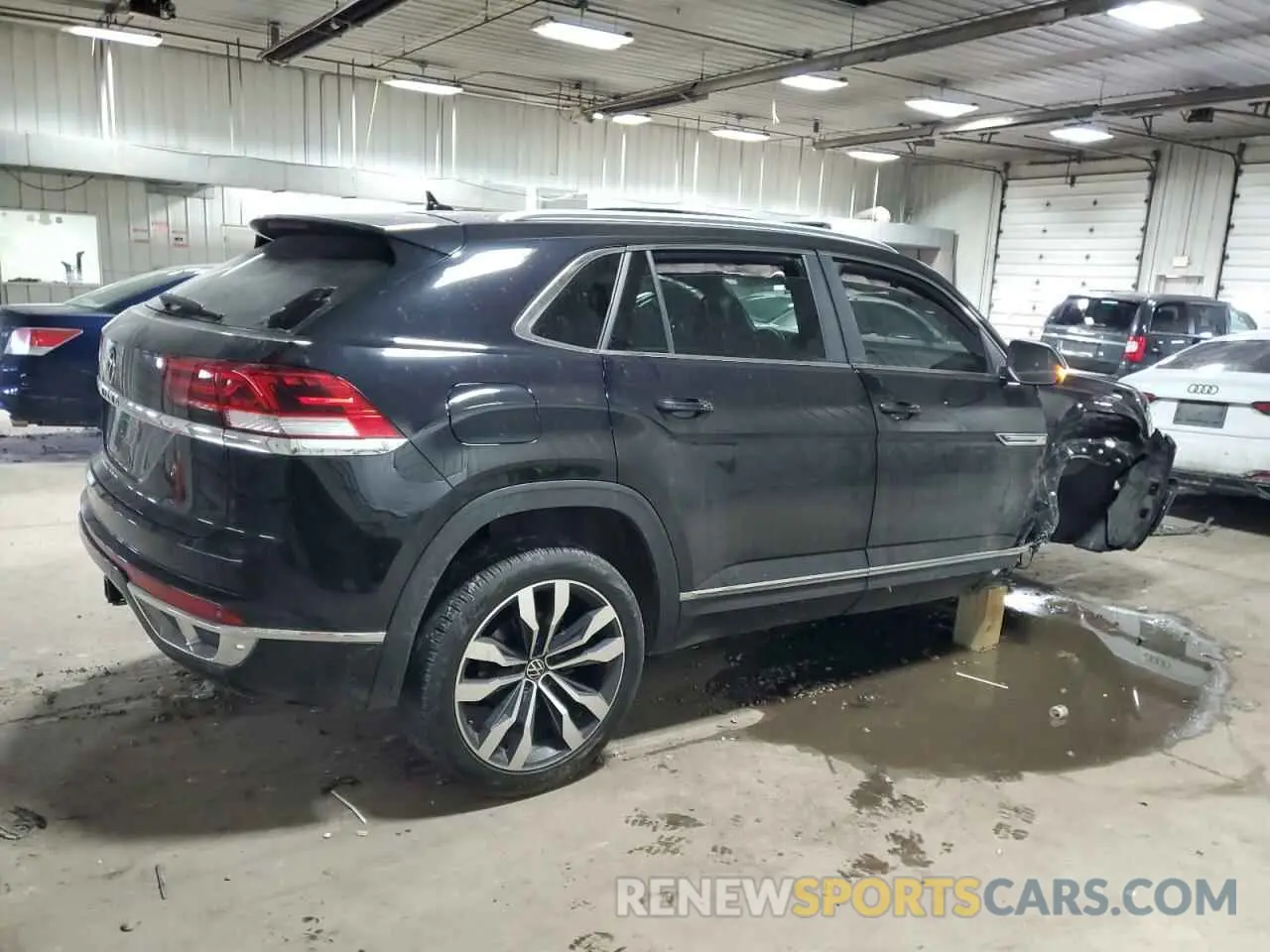 3 Photograph of a damaged car 1V2CE2CA2MC214313 VOLKSWAGEN ATLAS 2021