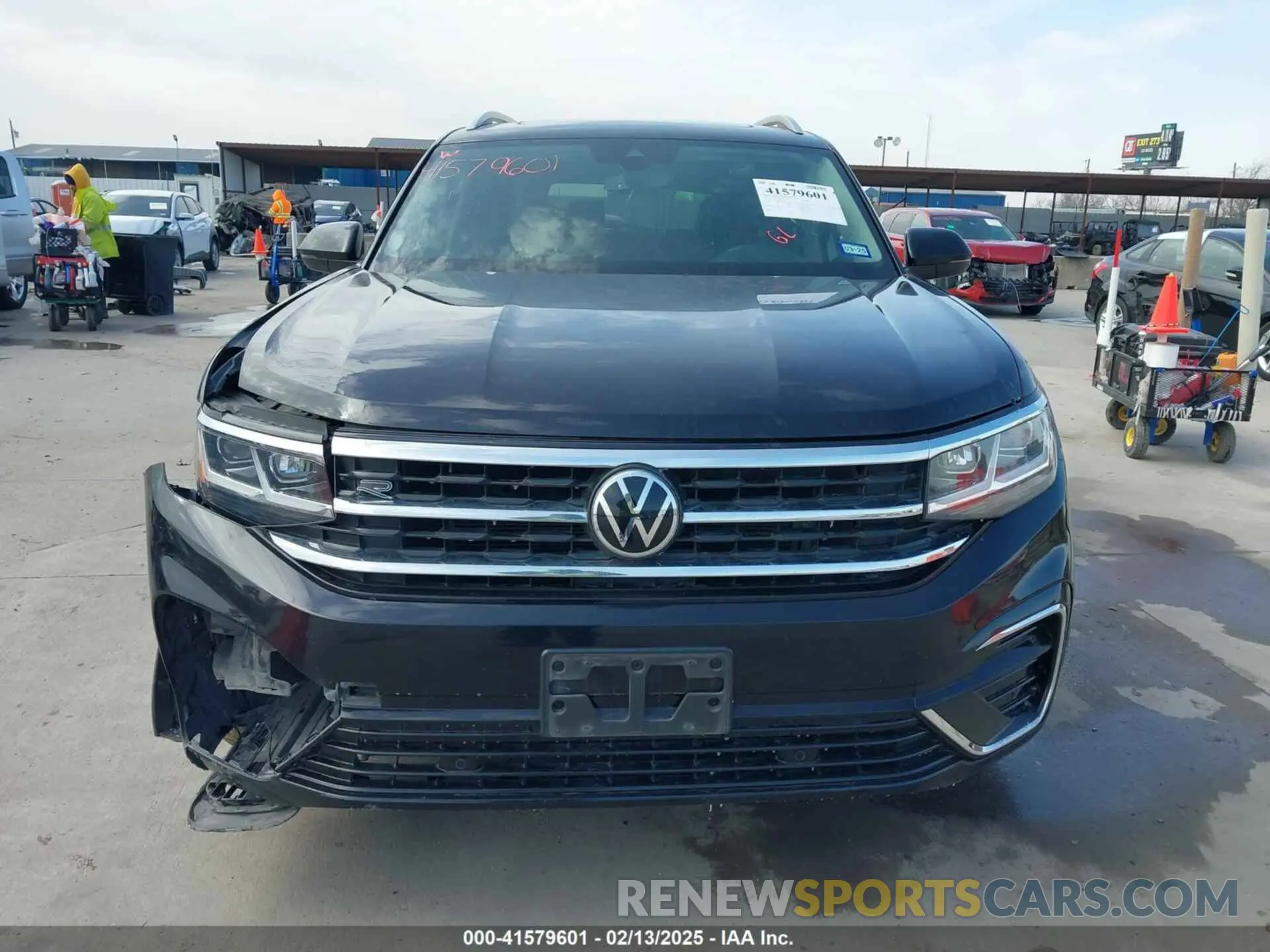 11 Photograph of a damaged car 1V2CR2CA7MC599811 VOLKSWAGEN ATLAS 2021