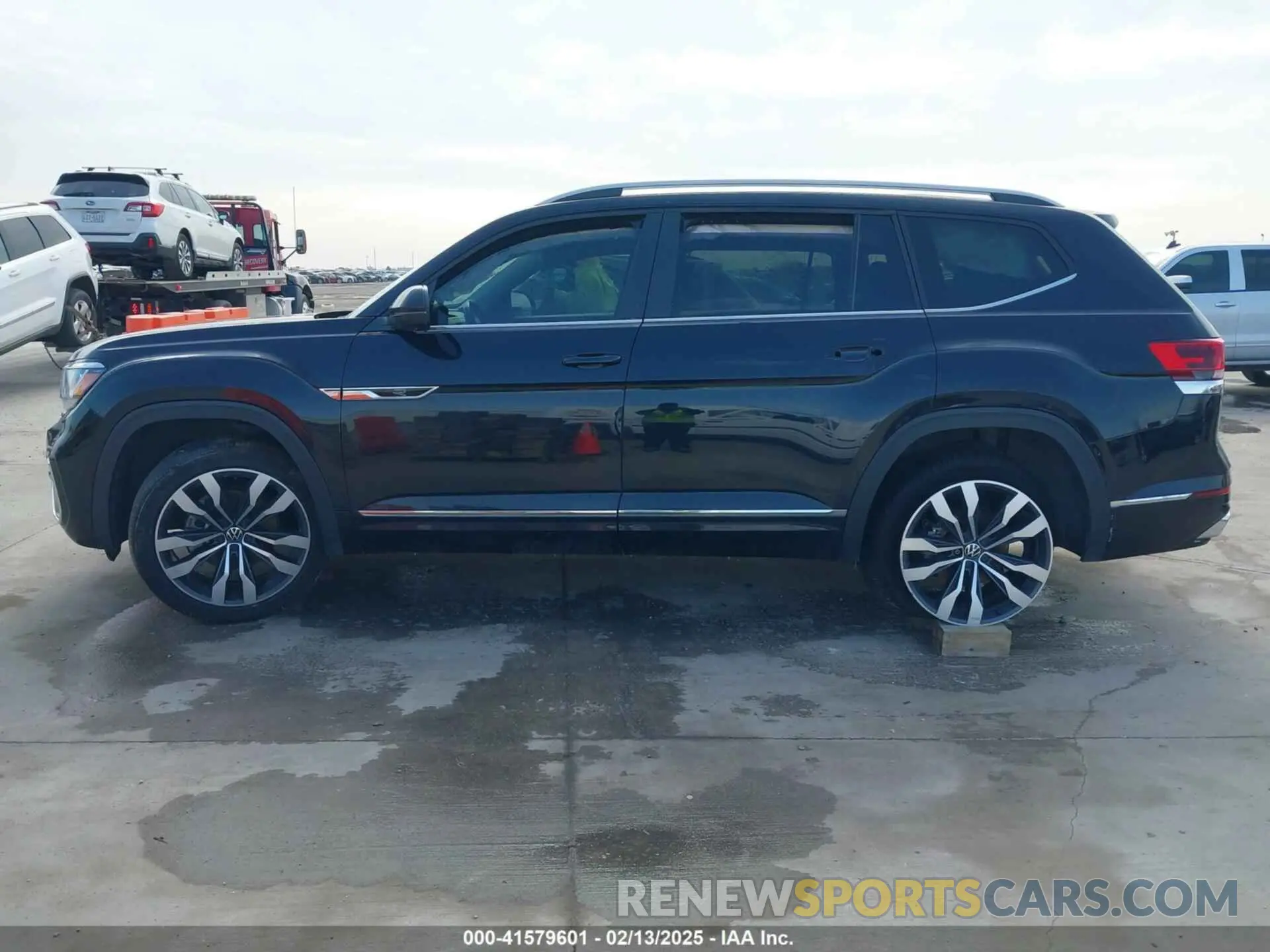 13 Photograph of a damaged car 1V2CR2CA7MC599811 VOLKSWAGEN ATLAS 2021