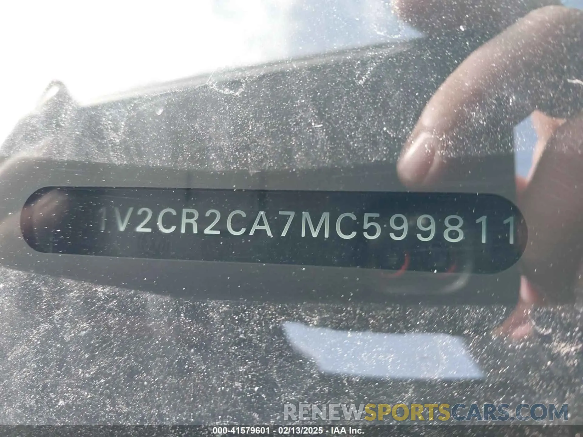 16 Photograph of a damaged car 1V2CR2CA7MC599811 VOLKSWAGEN ATLAS 2021