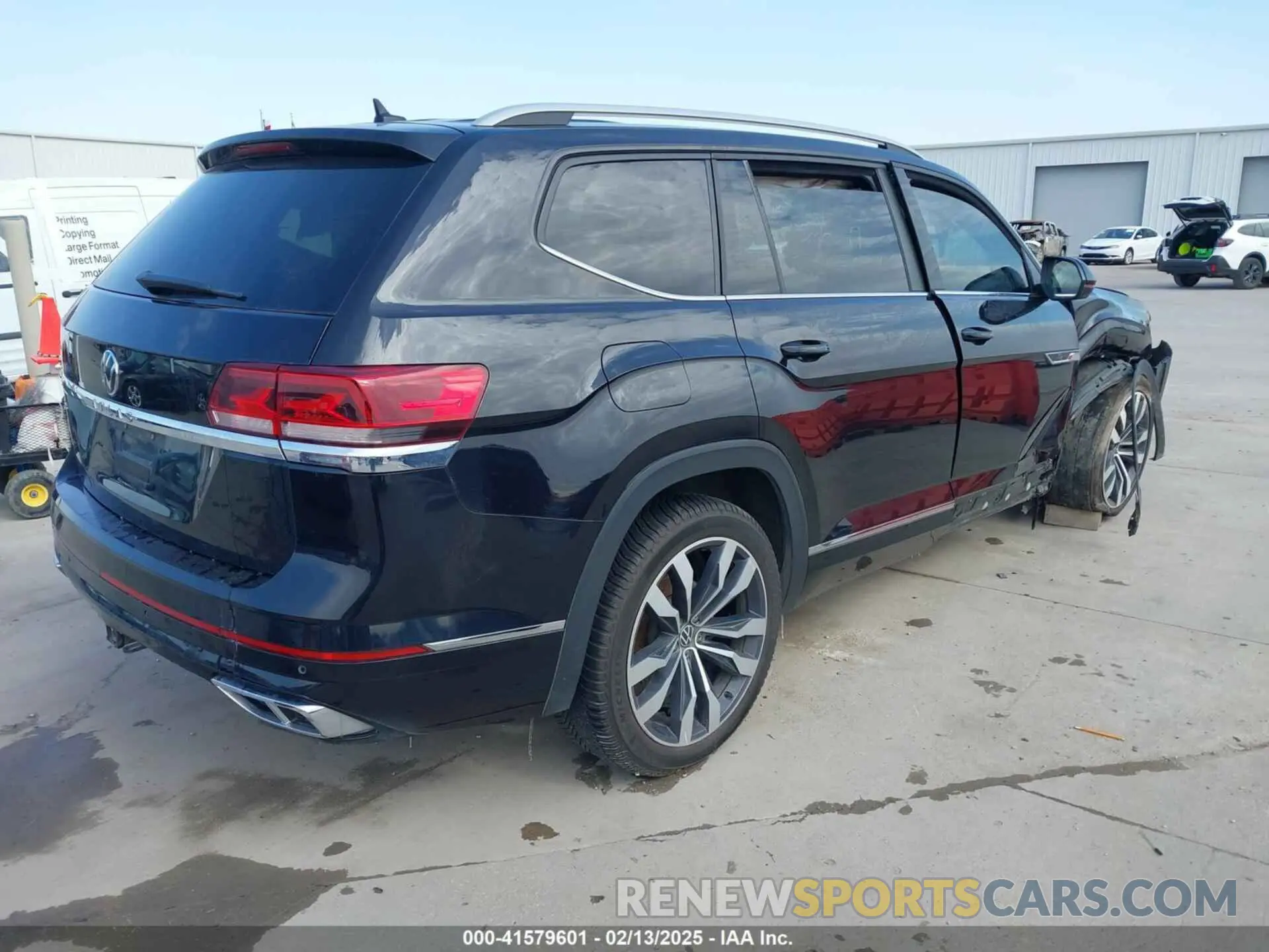 4 Photograph of a damaged car 1V2CR2CA7MC599811 VOLKSWAGEN ATLAS 2021