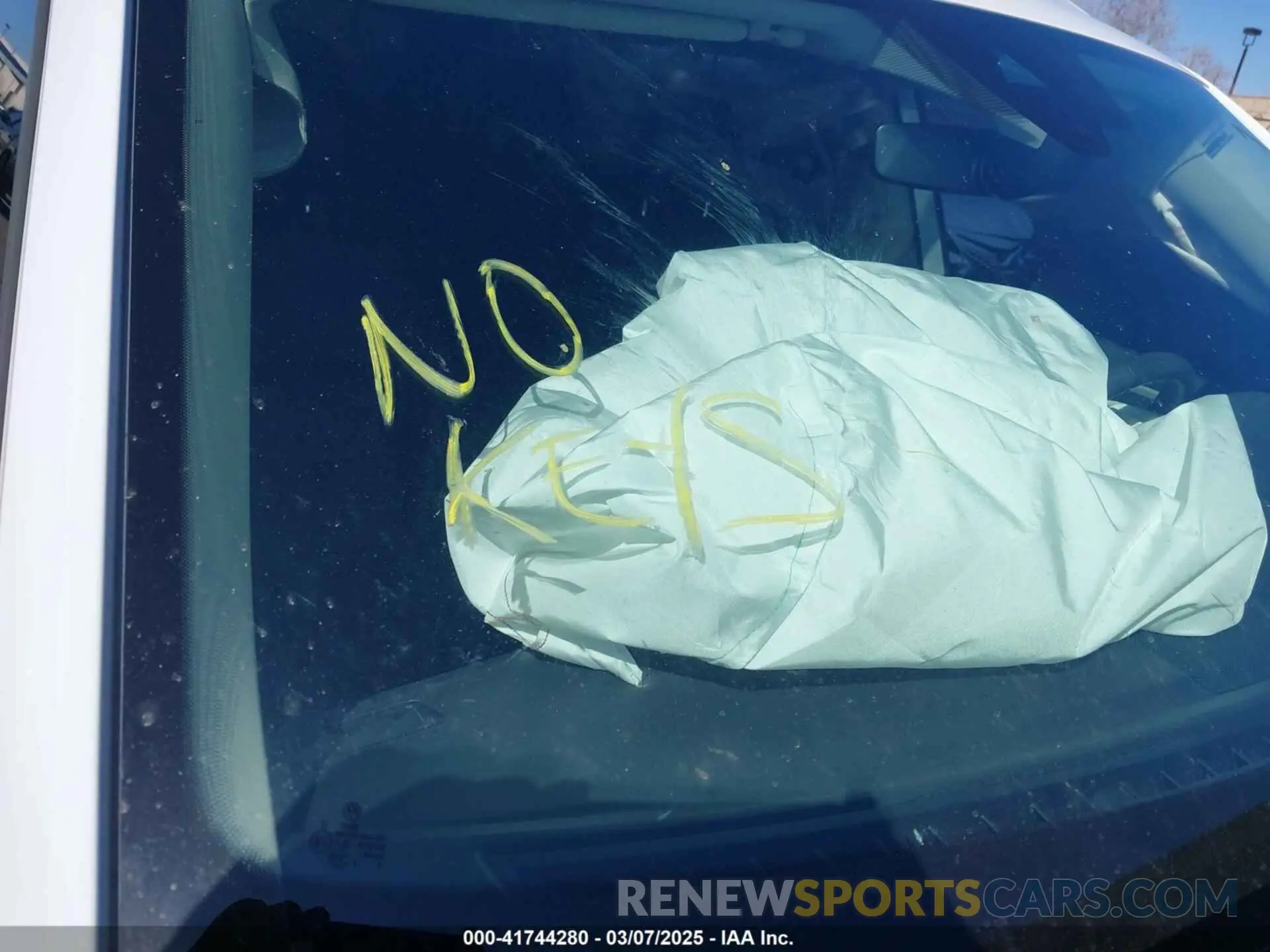 11 Photograph of a damaged car 1V2CR2CA8MC551444 VOLKSWAGEN ATLAS 2021