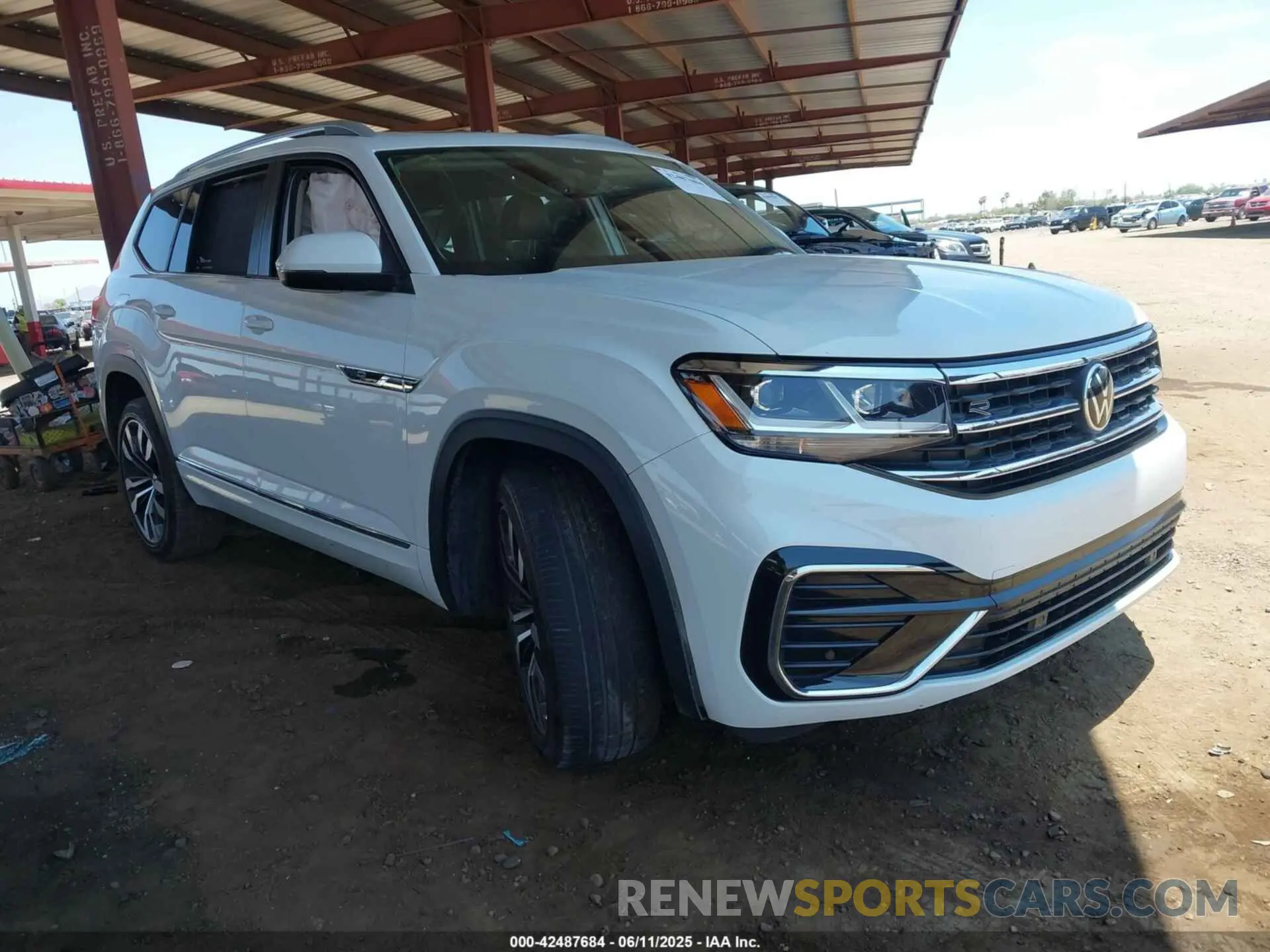 1 Photograph of a damaged car 1V2CR2CAXMC540915 VOLKSWAGEN ATLAS 2021