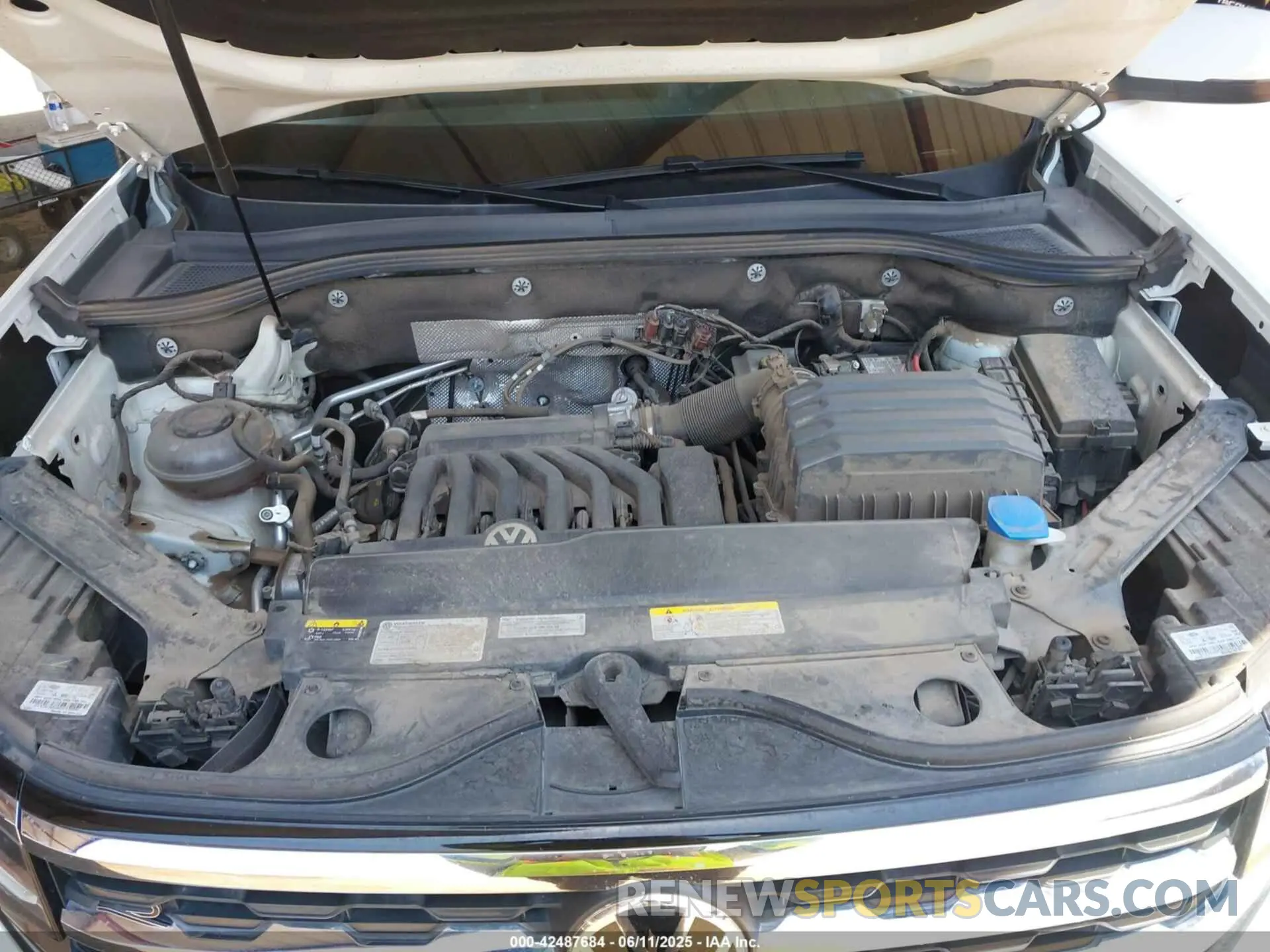 10 Photograph of a damaged car 1V2CR2CAXMC540915 VOLKSWAGEN ATLAS 2021