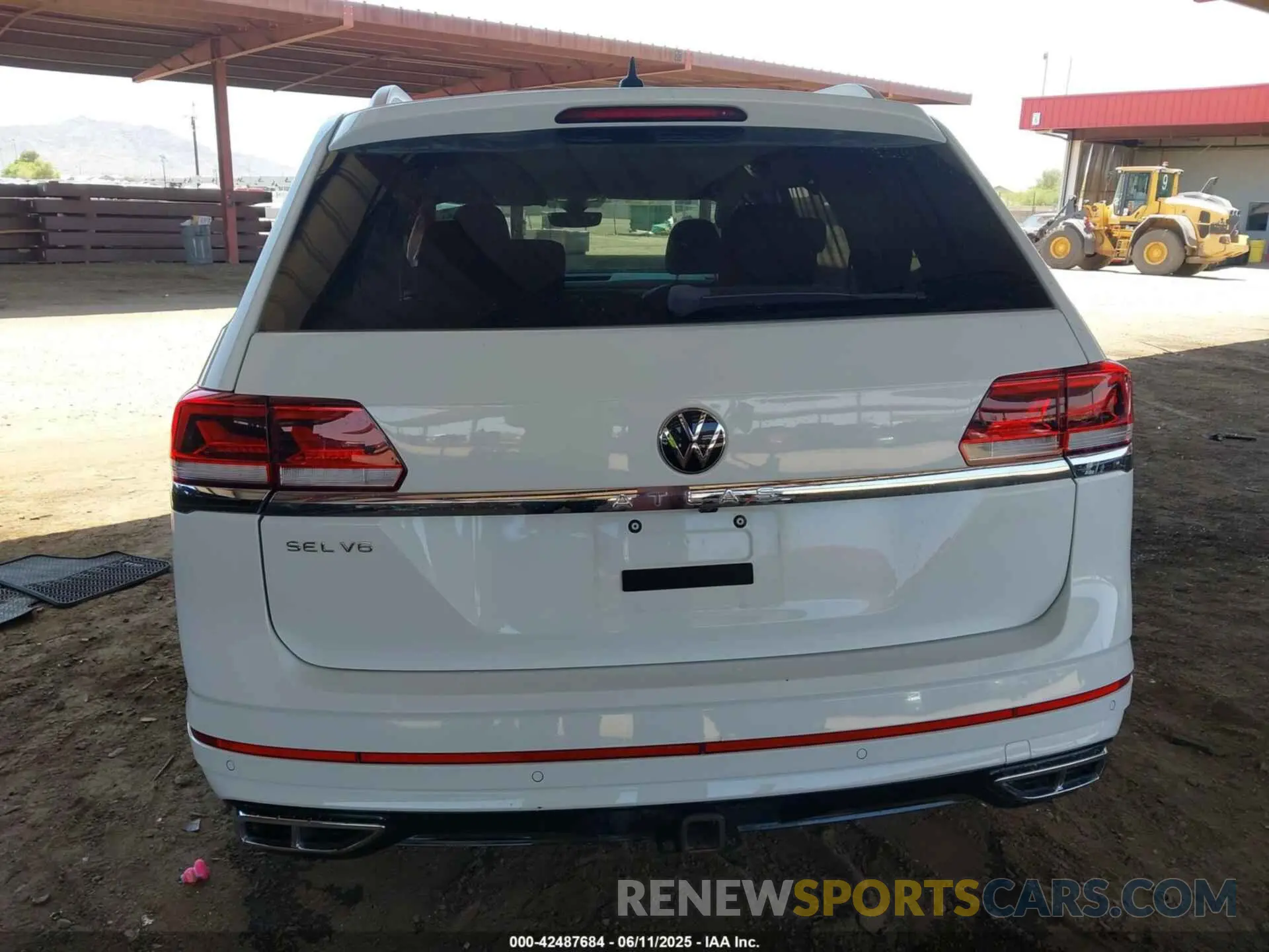 16 Photograph of a damaged car 1V2CR2CAXMC540915 VOLKSWAGEN ATLAS 2021