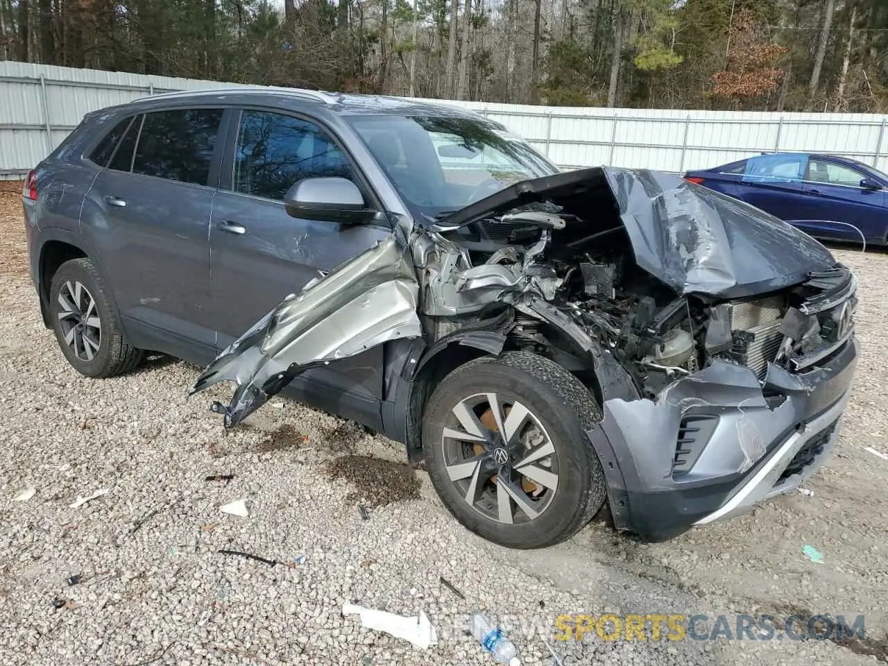 4 Photograph of a damaged car 1V2DC2CA3MC210703 VOLKSWAGEN ATLAS 2021