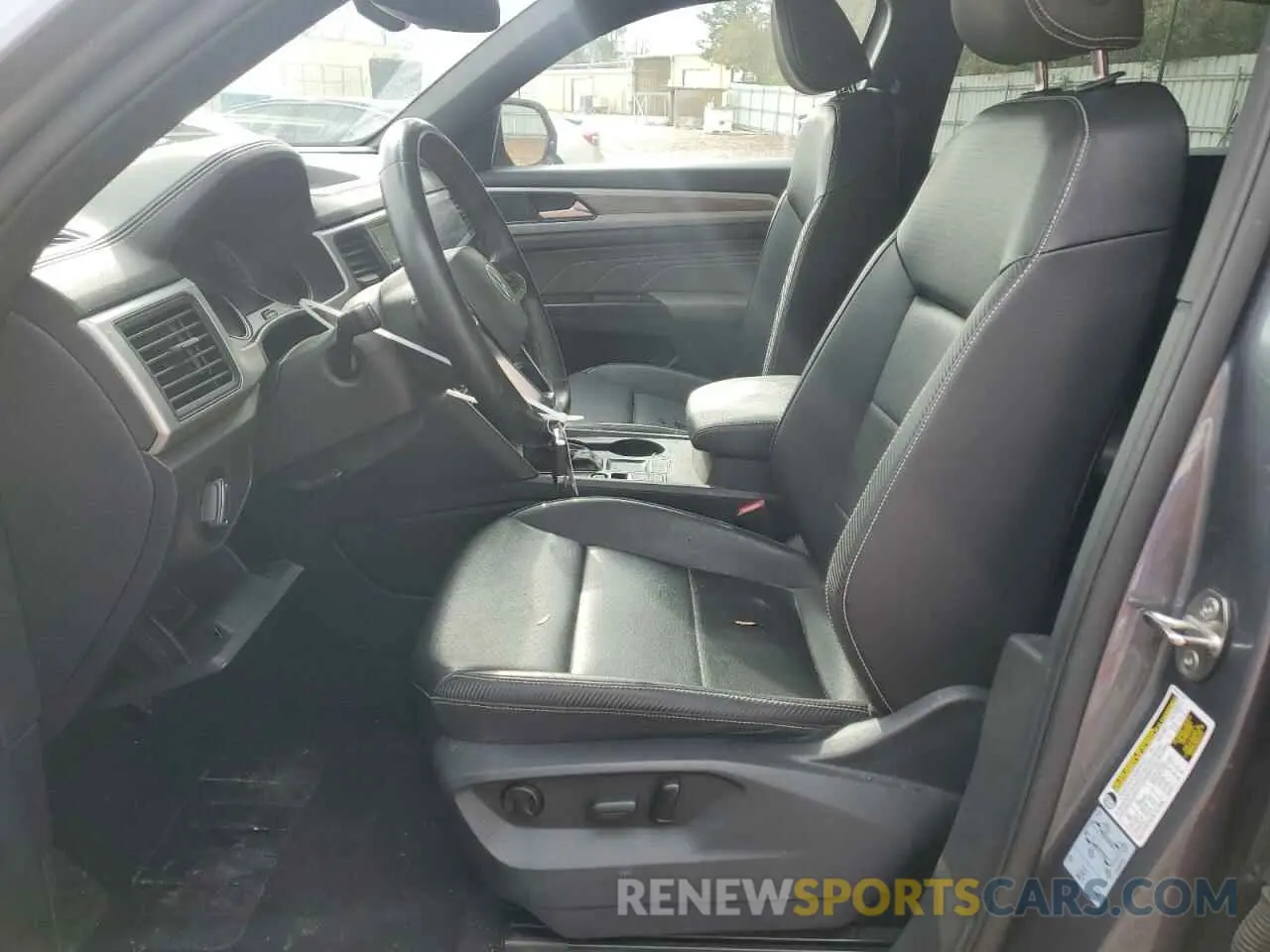 7 Photograph of a damaged car 1V2DC2CA3MC210703 VOLKSWAGEN ATLAS 2021