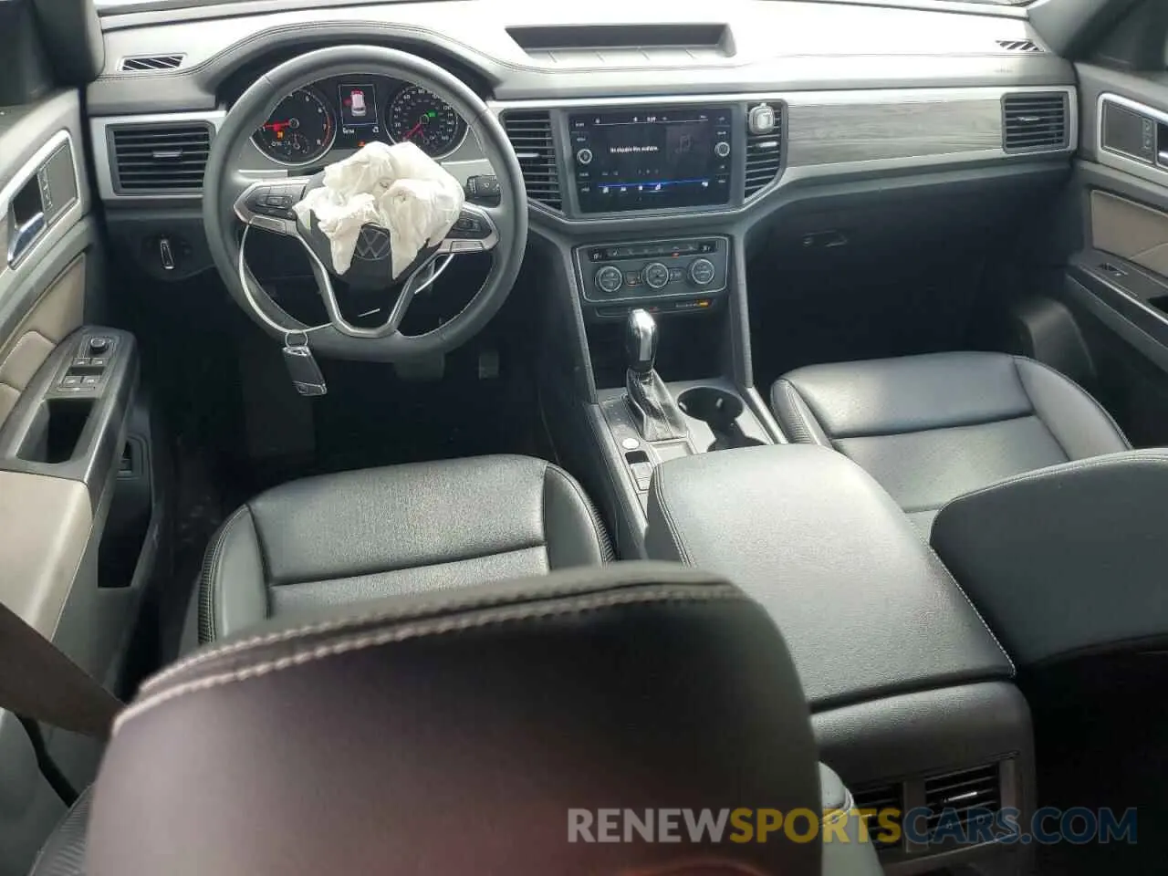 8 Photograph of a damaged car 1V2DC2CA4MC205249 VOLKSWAGEN ATLAS 2021