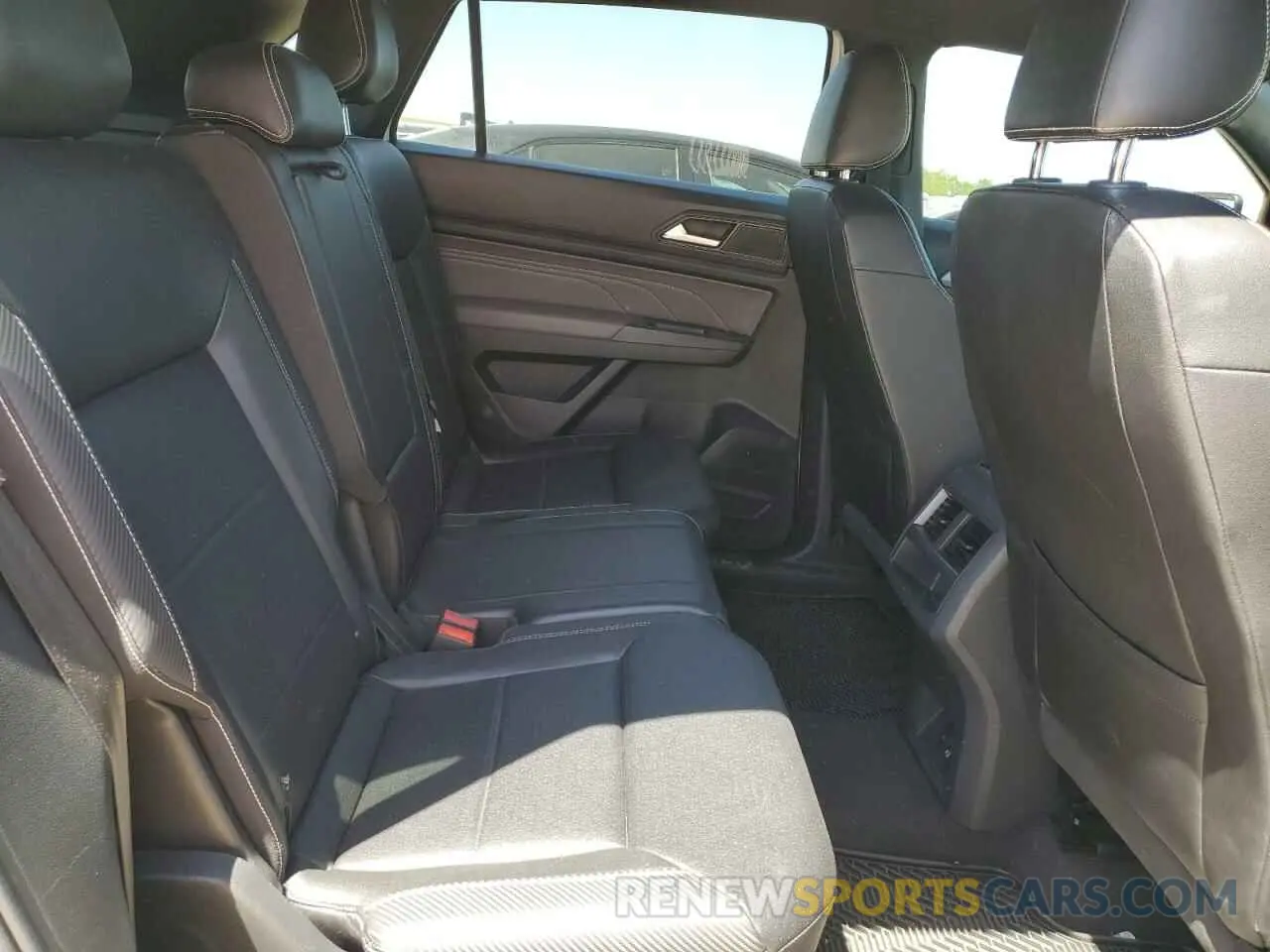 10 Photograph of a damaged car 1V2DC2CA4MC231012 VOLKSWAGEN ATLAS 2021