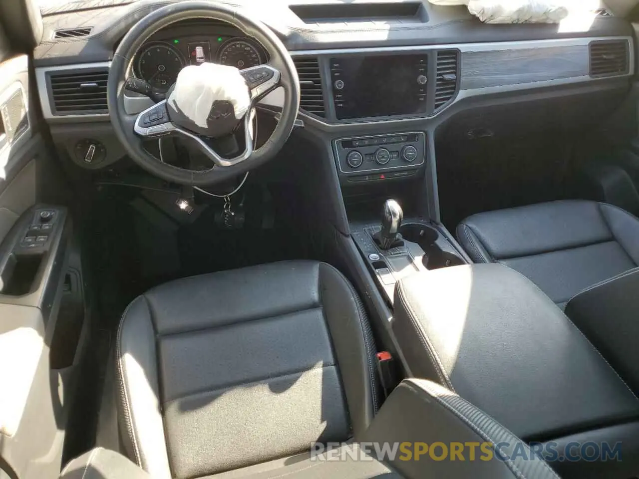 8 Photograph of a damaged car 1V2DC2CA9MC214268 VOLKSWAGEN ATLAS 2021
