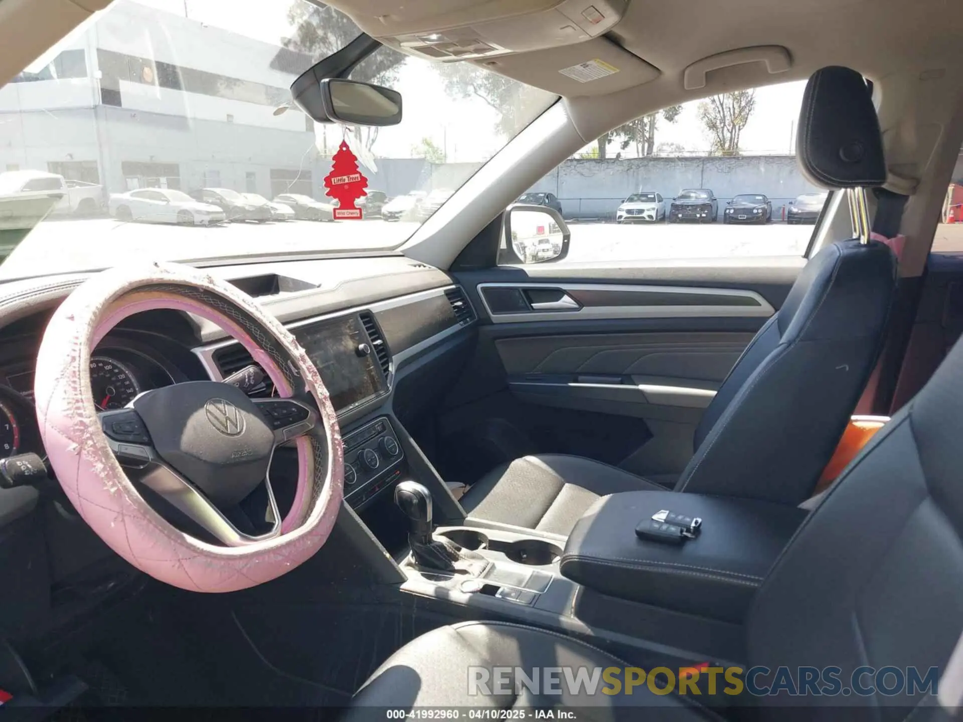 18 Photograph of a damaged car 1V2DP2CA5MC591104 VOLKSWAGEN ATLAS 2021
