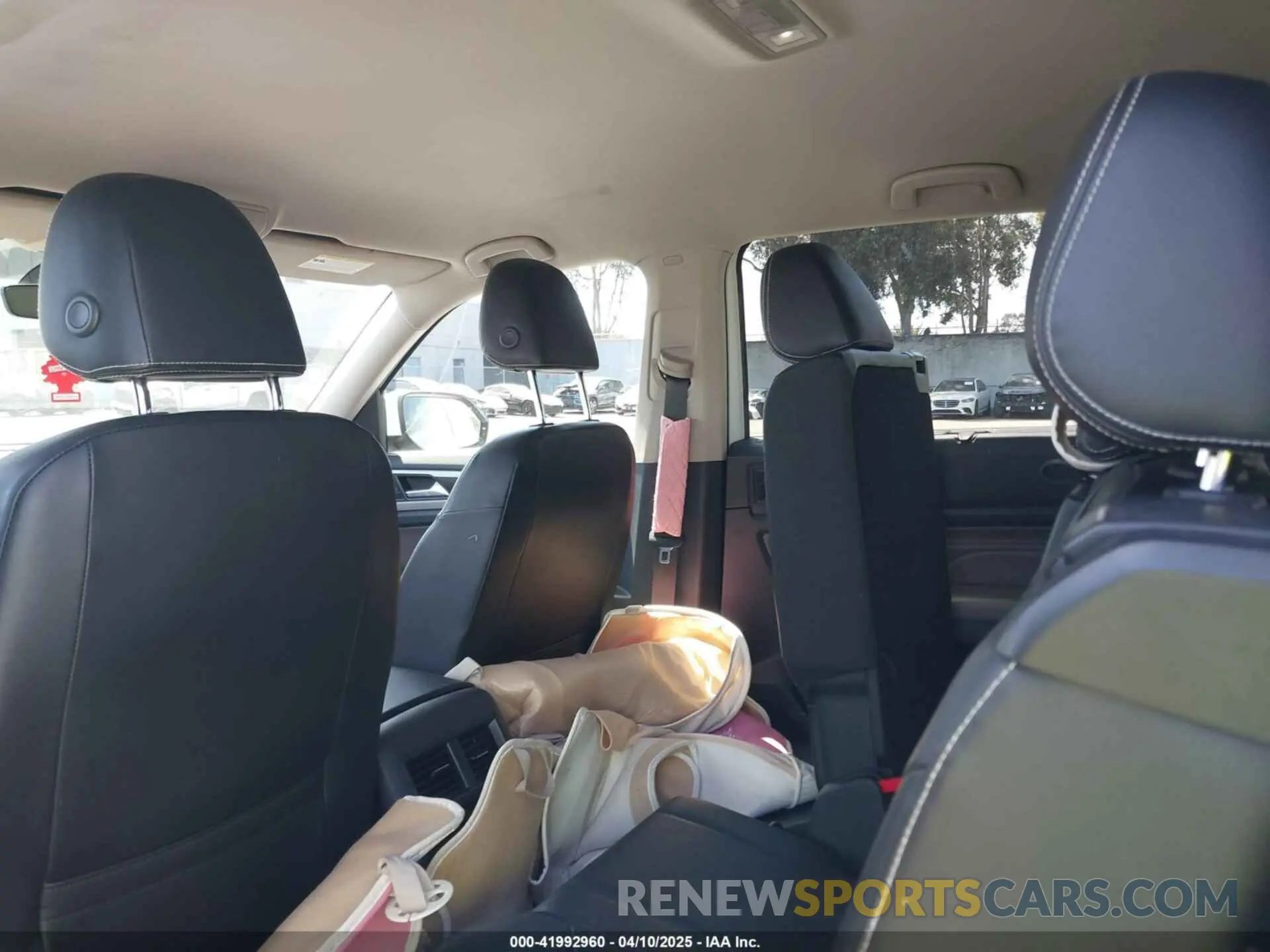 19 Photograph of a damaged car 1V2DP2CA5MC591104 VOLKSWAGEN ATLAS 2021