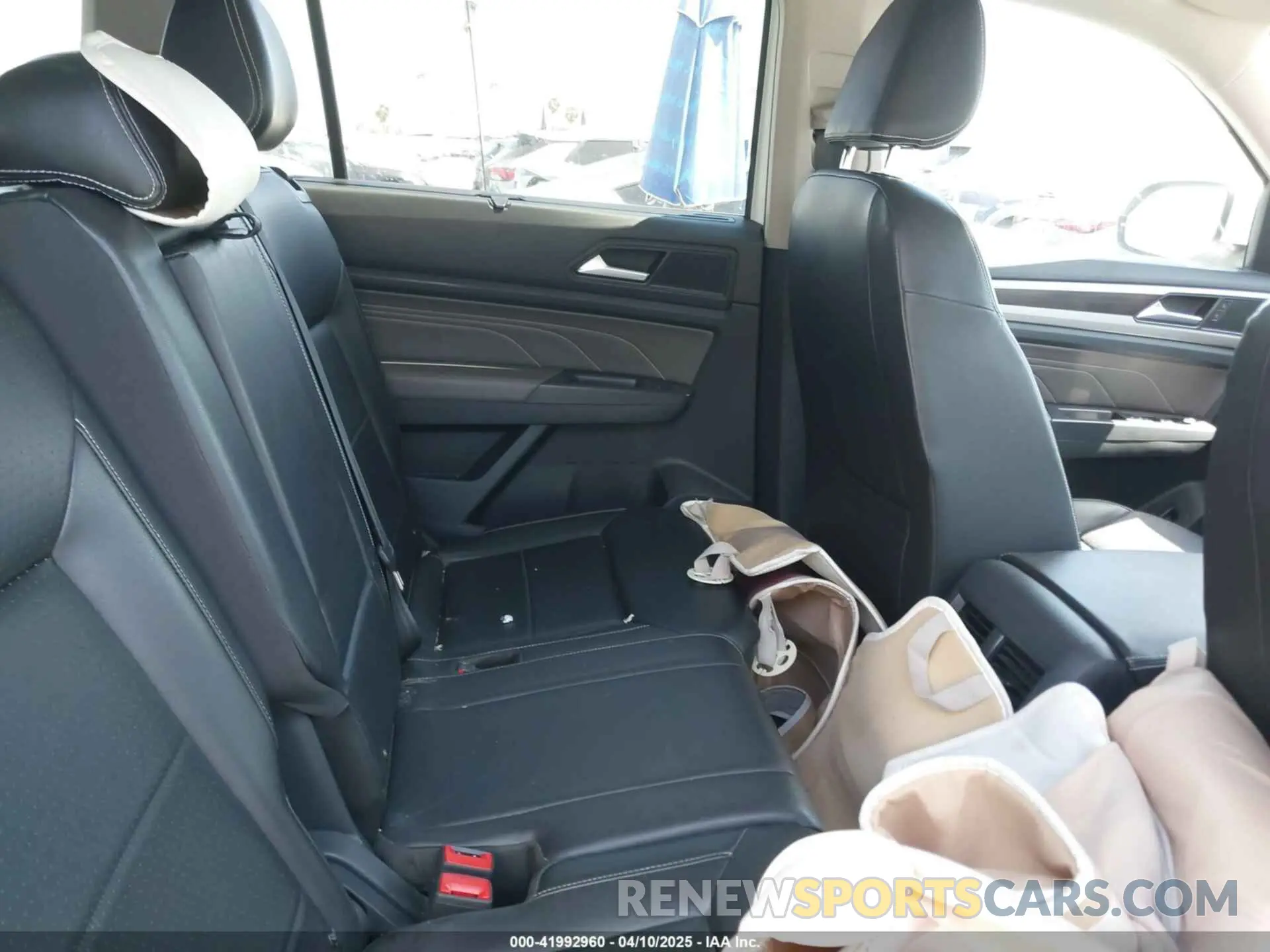 8 Photograph of a damaged car 1V2DP2CA5MC591104 VOLKSWAGEN ATLAS 2021