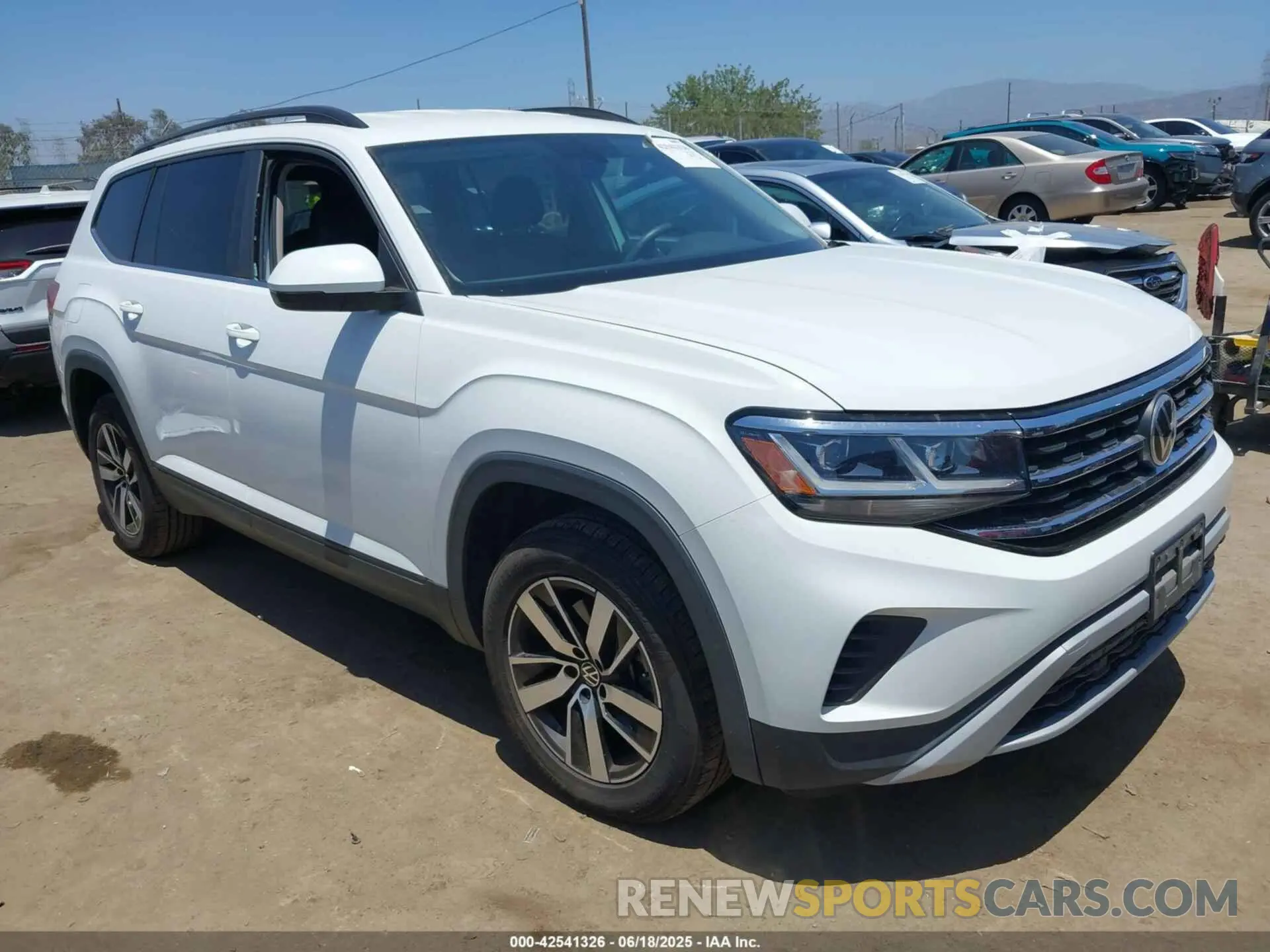 1 Photograph of a damaged car 1V2DP2CA9MC601018 VOLKSWAGEN ATLAS 2021