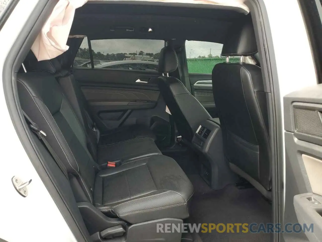 11 Photograph of a damaged car 1V2EE2CA0MC222998 VOLKSWAGEN ATLAS 2021