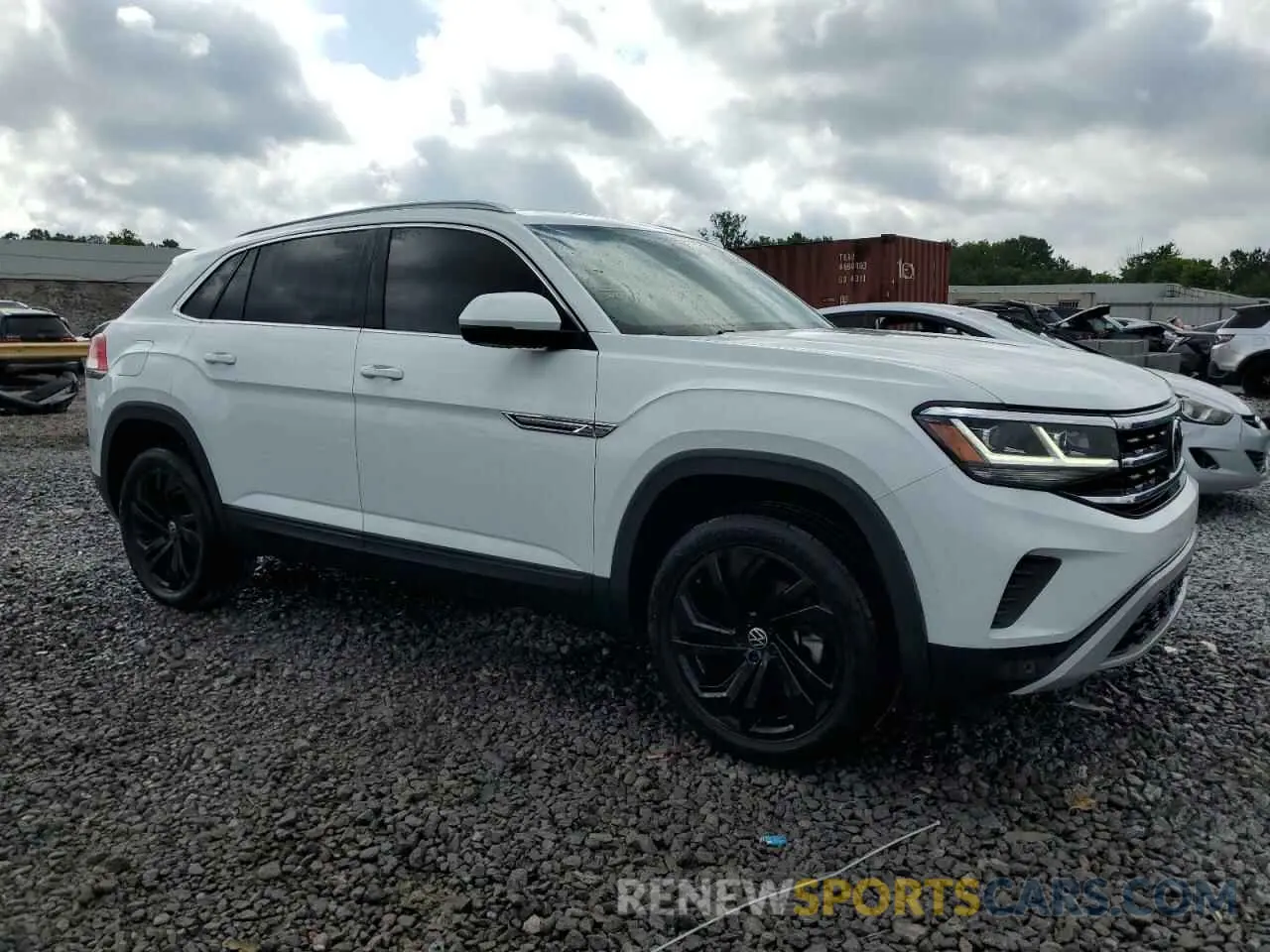 4 Photograph of a damaged car 1V2EE2CA0MC222998 VOLKSWAGEN ATLAS 2021