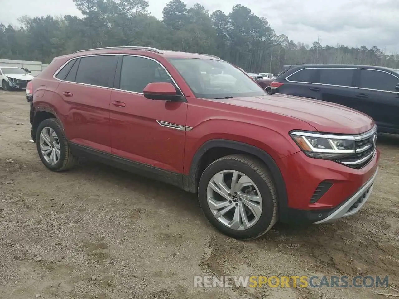 4 Photograph of a damaged car 1V2EE2CA5MC217358 VOLKSWAGEN ATLAS 2021
