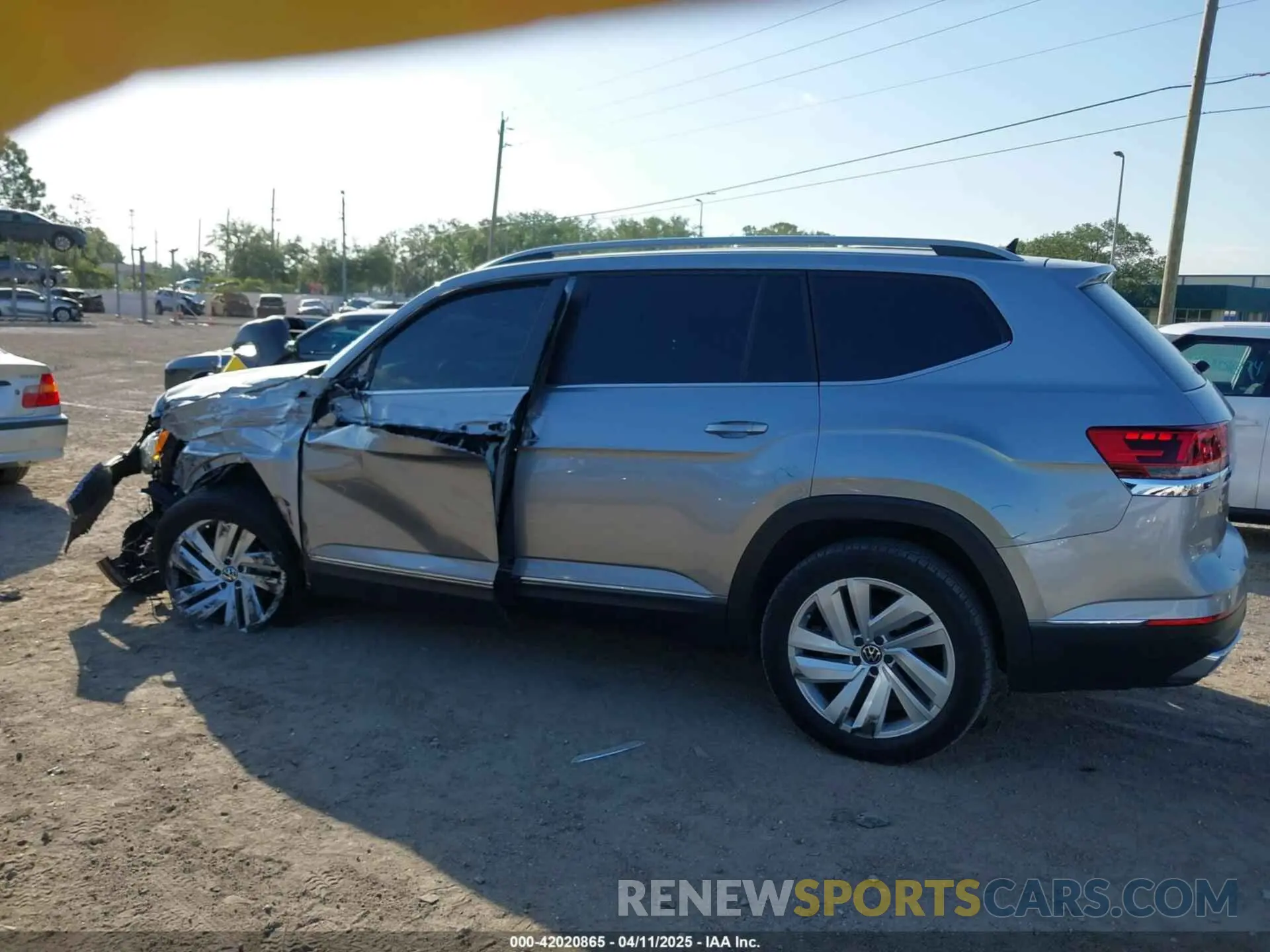 14 Photograph of a damaged car 1V2ER2CA4MC503786 VOLKSWAGEN ATLAS 2021