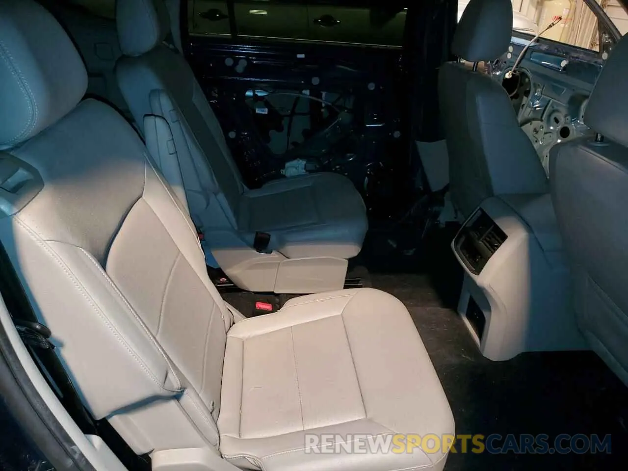 11 Photograph of a damaged car 1V2ER2CA4MC553118 VOLKSWAGEN ATLAS 2021