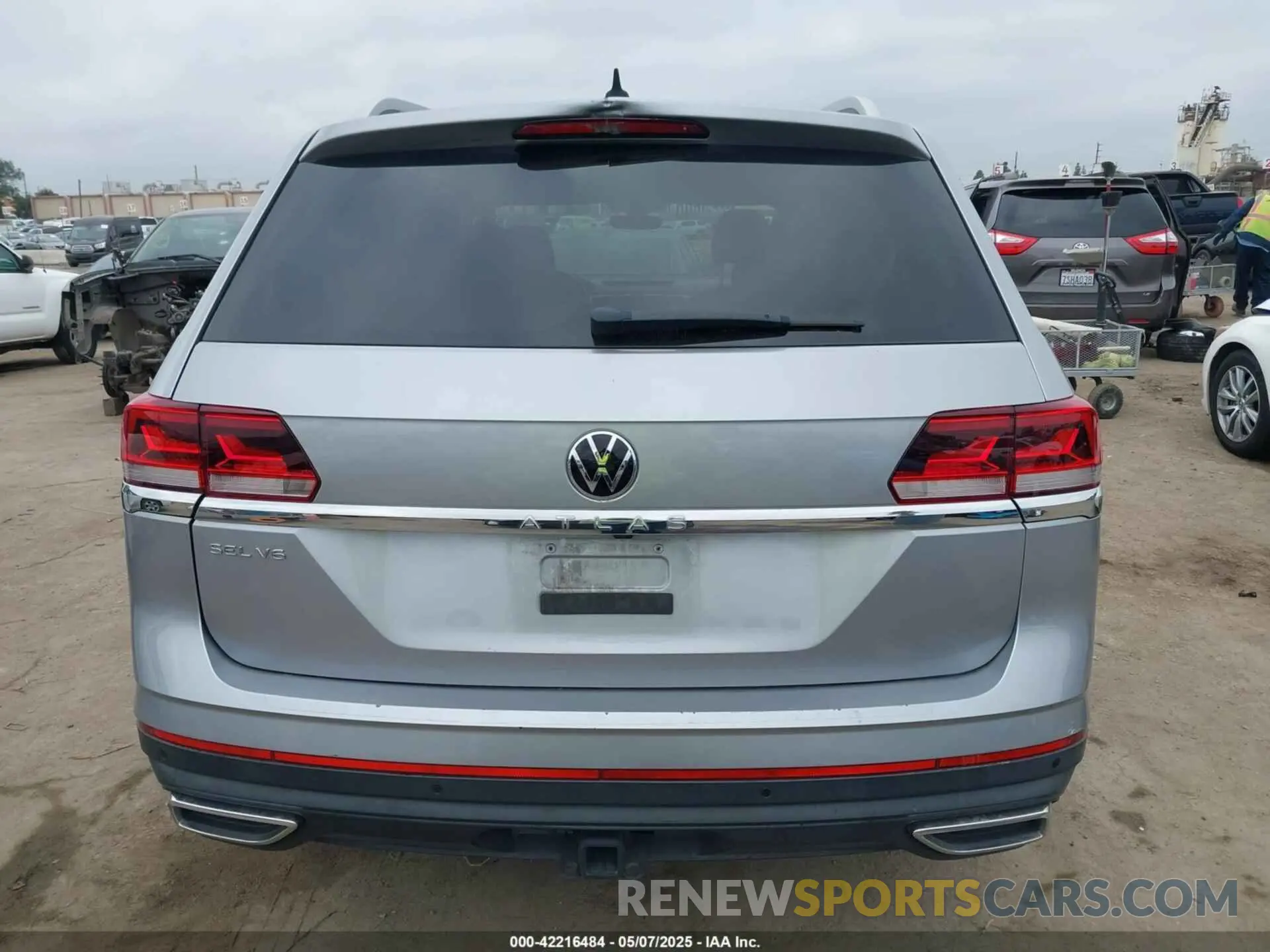 16 Photograph of a damaged car 1V2ER2CA9MC502102 VOLKSWAGEN ATLAS 2021