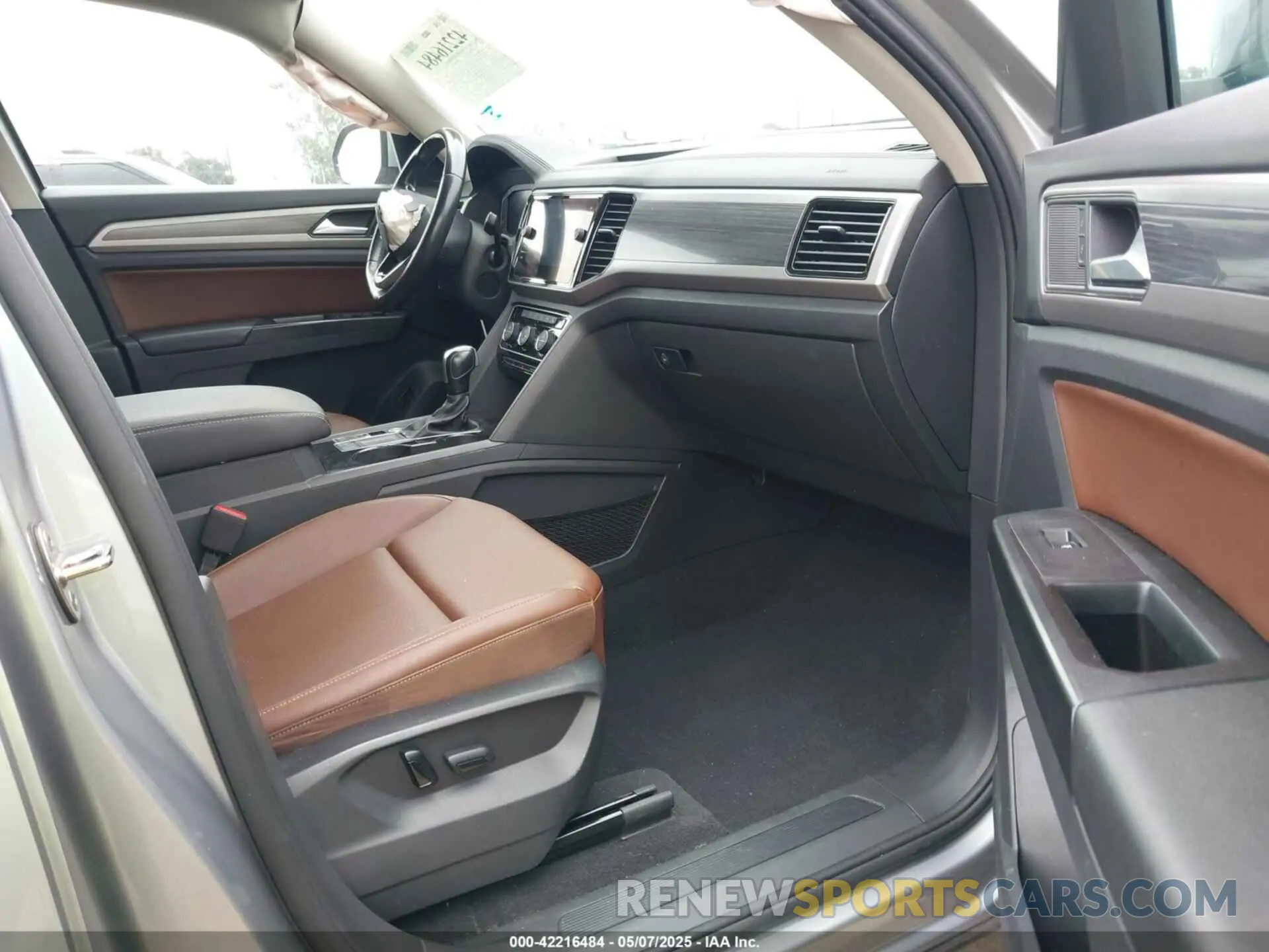 5 Photograph of a damaged car 1V2ER2CA9MC502102 VOLKSWAGEN ATLAS 2021