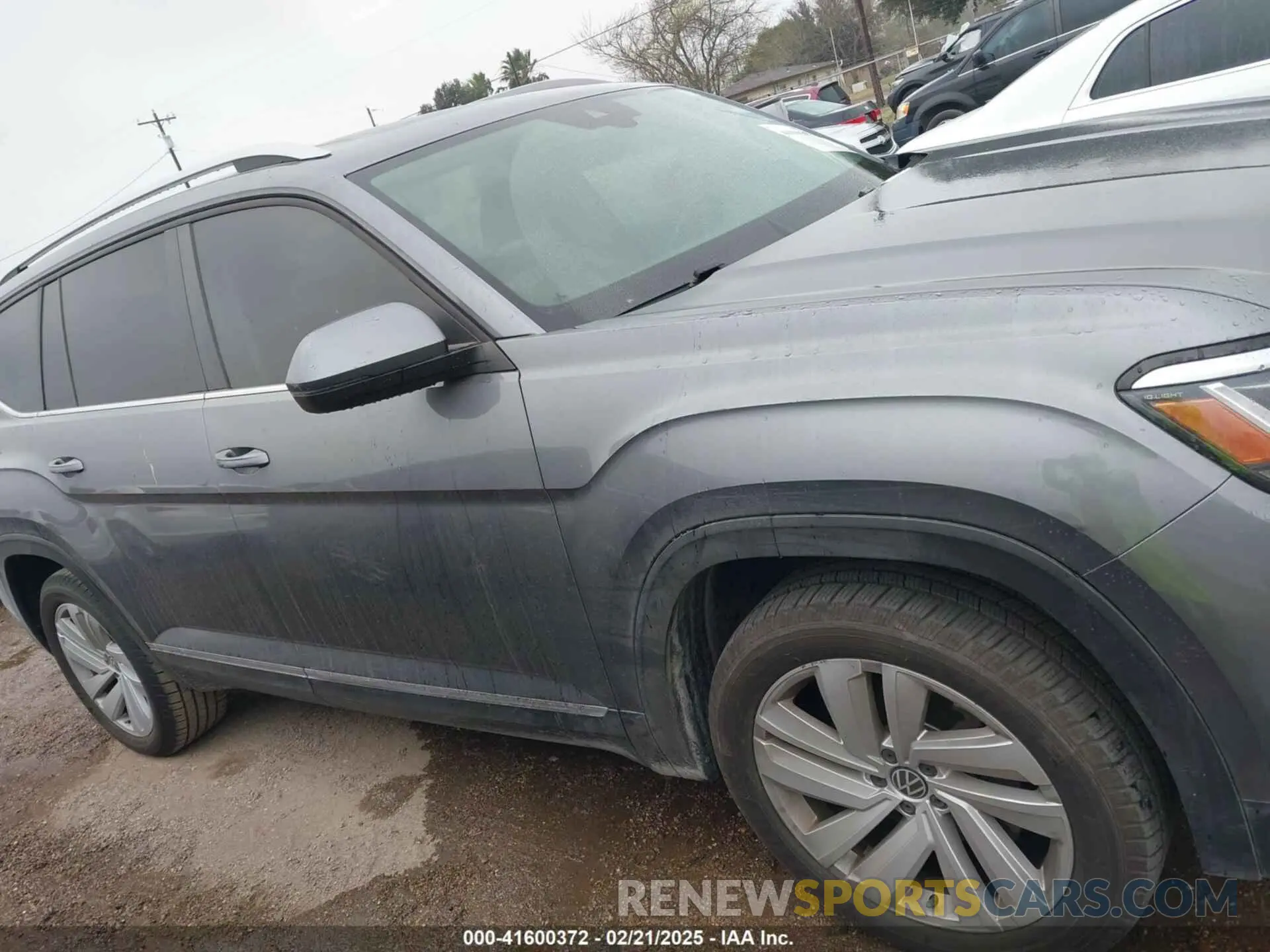 13 Photograph of a damaged car 1V2ER2CA9MC521250 VOLKSWAGEN ATLAS 2021