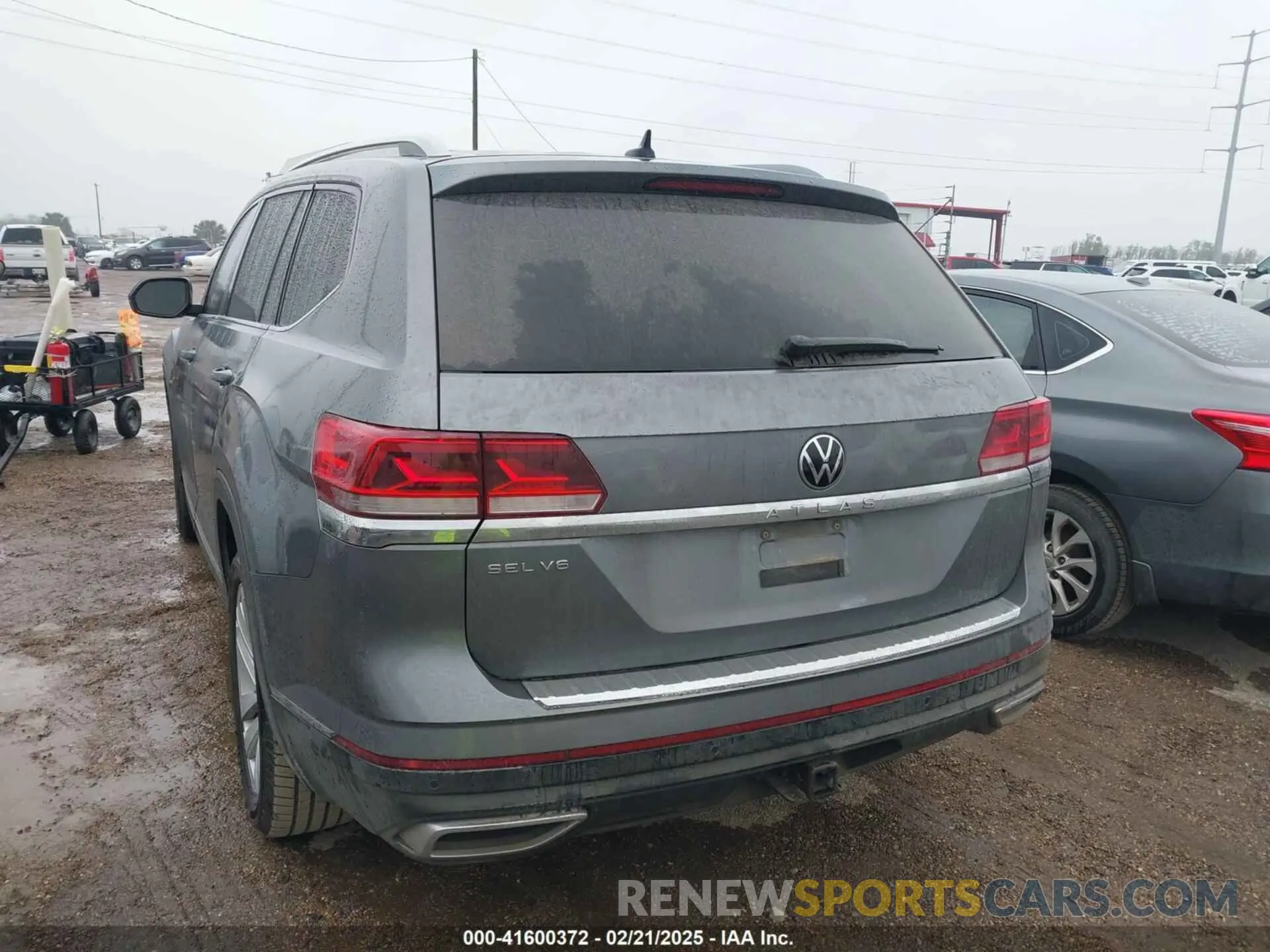 3 Photograph of a damaged car 1V2ER2CA9MC521250 VOLKSWAGEN ATLAS 2021