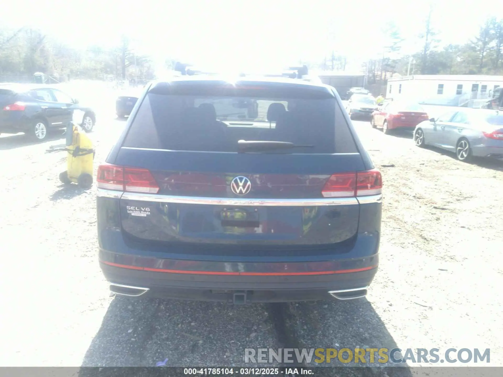 16 Photograph of a damaged car 1V2ER2CA9MC536024 VOLKSWAGEN ATLAS 2021