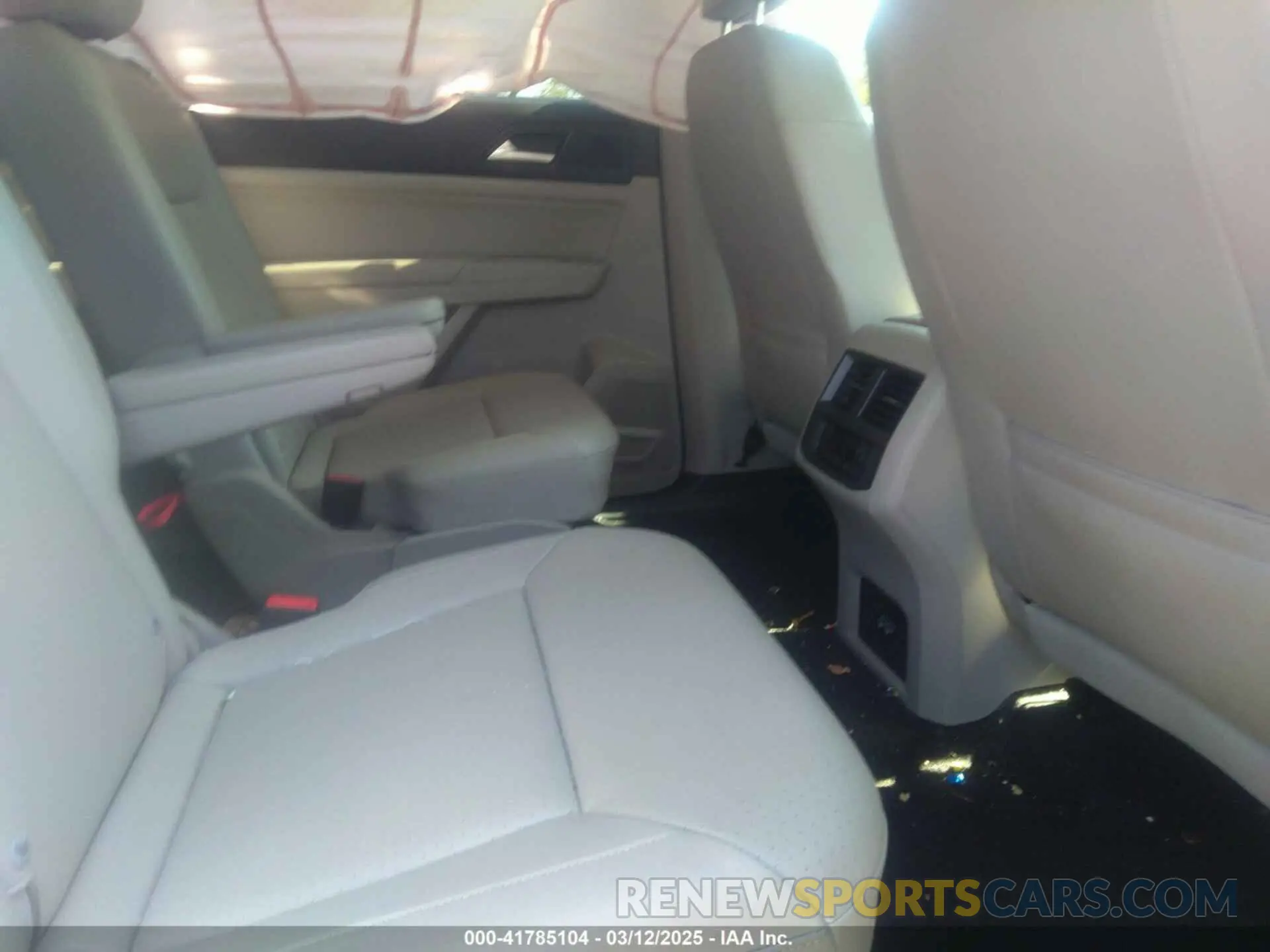 8 Photograph of a damaged car 1V2ER2CA9MC536024 VOLKSWAGEN ATLAS 2021