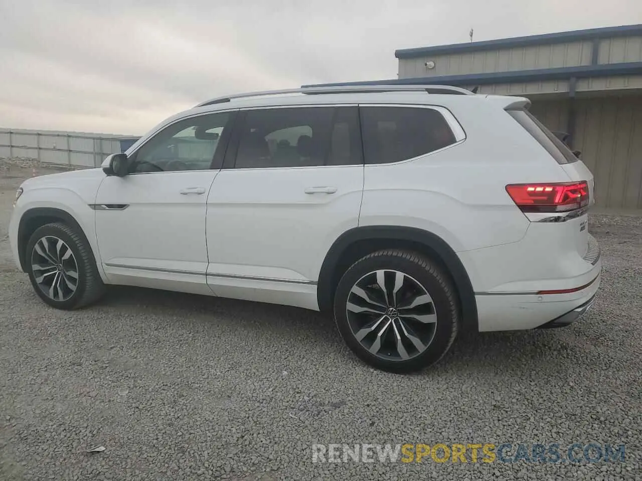 2 Photograph of a damaged car 1V2FR2CA0MC561253 VOLKSWAGEN ATLAS 2021