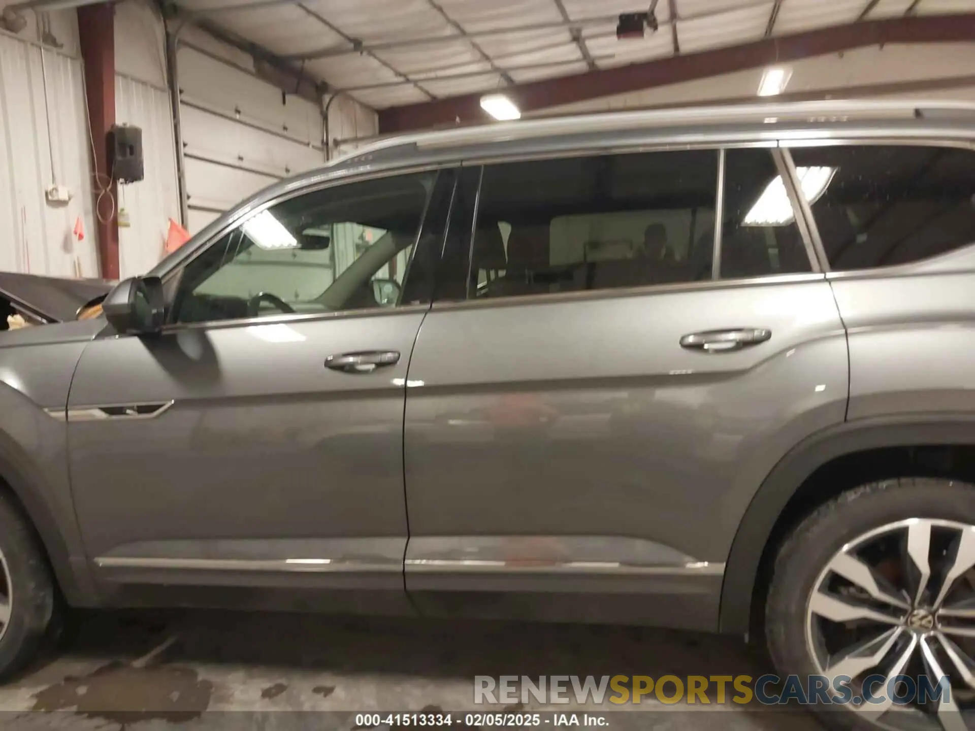 14 Photograph of a damaged car 1V2FR2CA1MC589014 VOLKSWAGEN ATLAS 2021