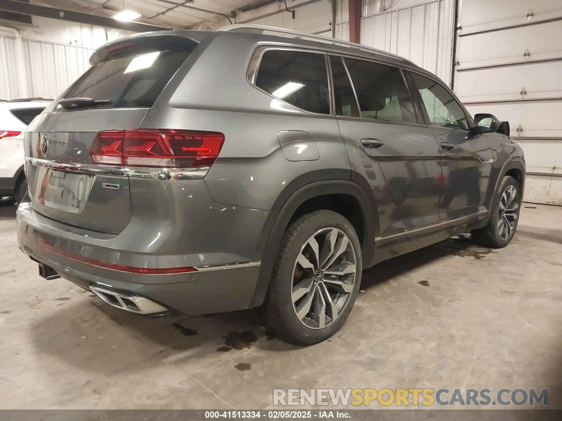 4 Photograph of a damaged car 1V2FR2CA1MC589014 VOLKSWAGEN ATLAS 2021