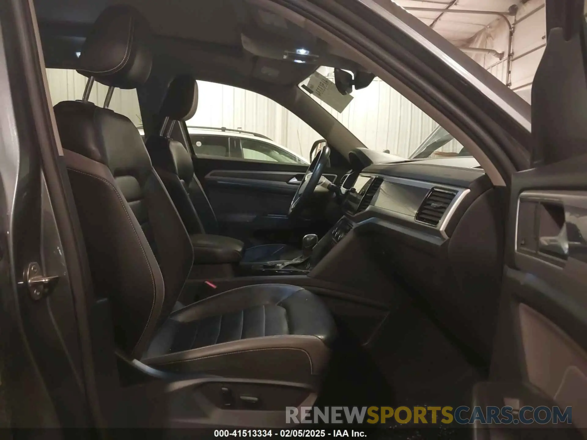 5 Photograph of a damaged car 1V2FR2CA1MC589014 VOLKSWAGEN ATLAS 2021