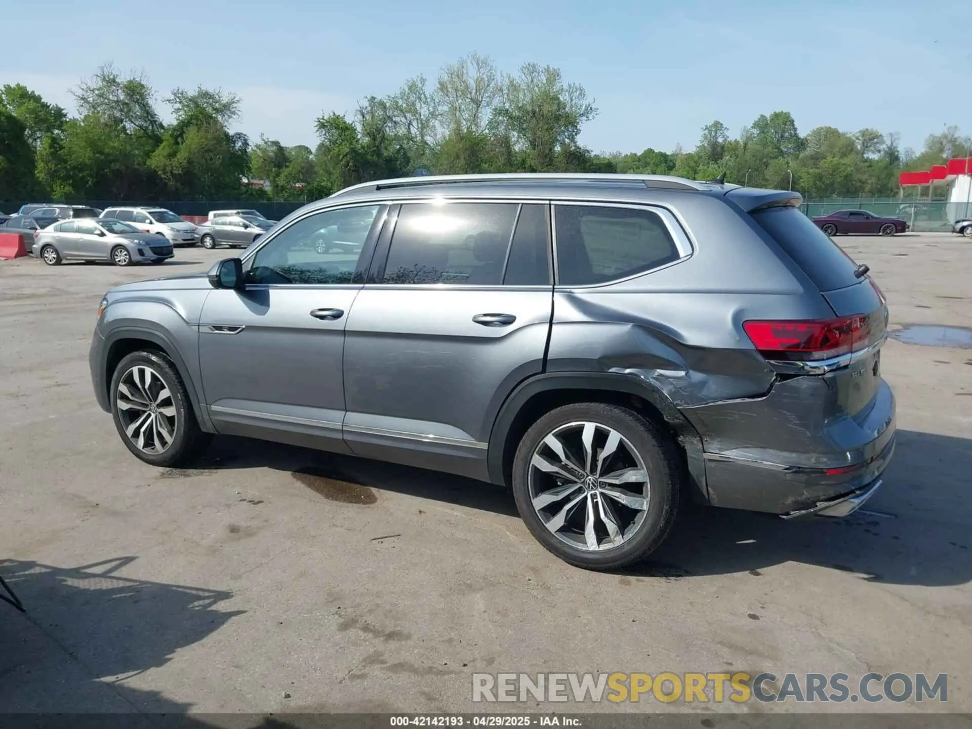 14 Photograph of a damaged car 1V2FR2CA2MC503869 VOLKSWAGEN ATLAS 2021