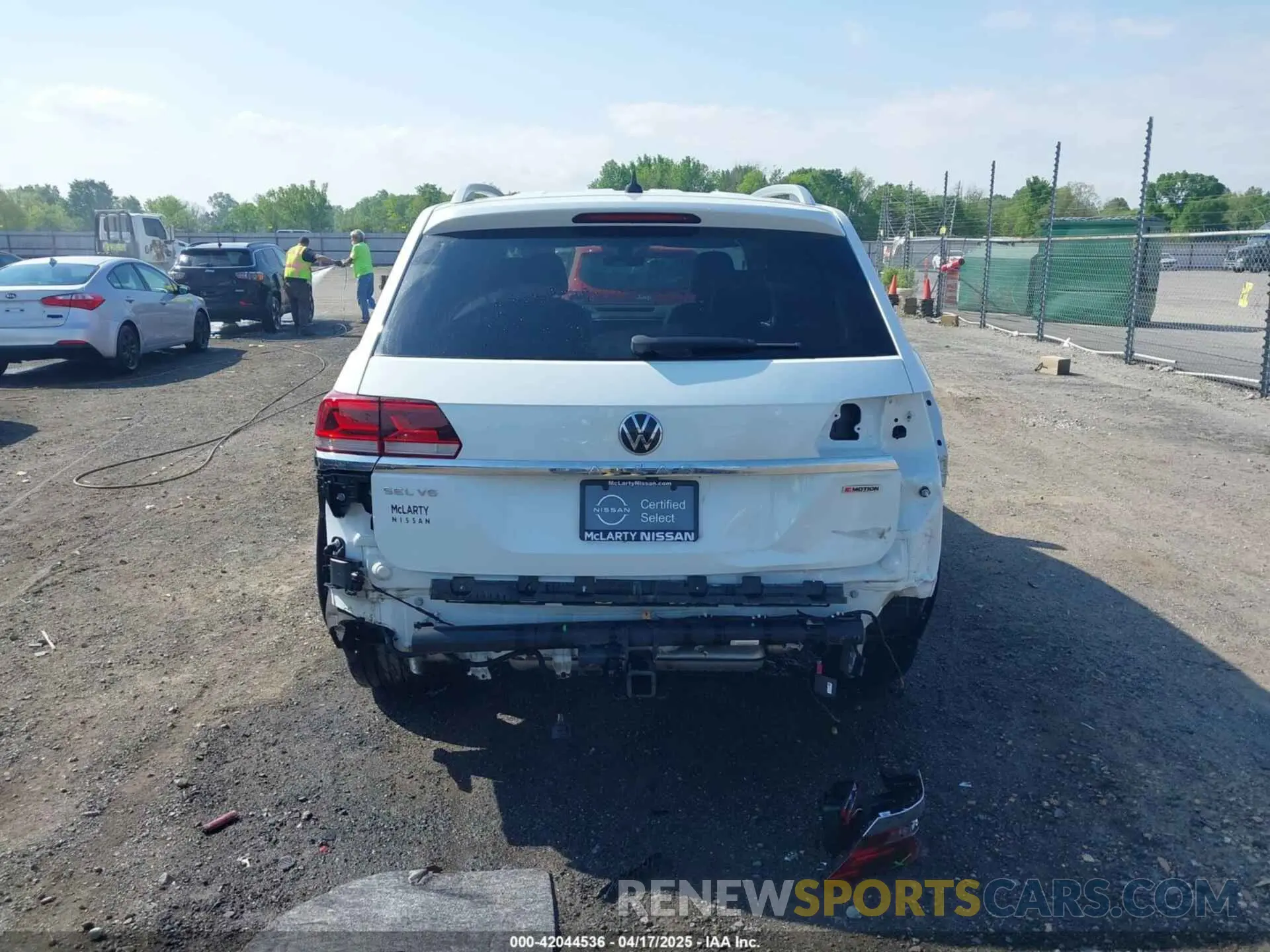 16 Photograph of a damaged car 1V2FR2CA6MC510307 VOLKSWAGEN ATLAS 2021