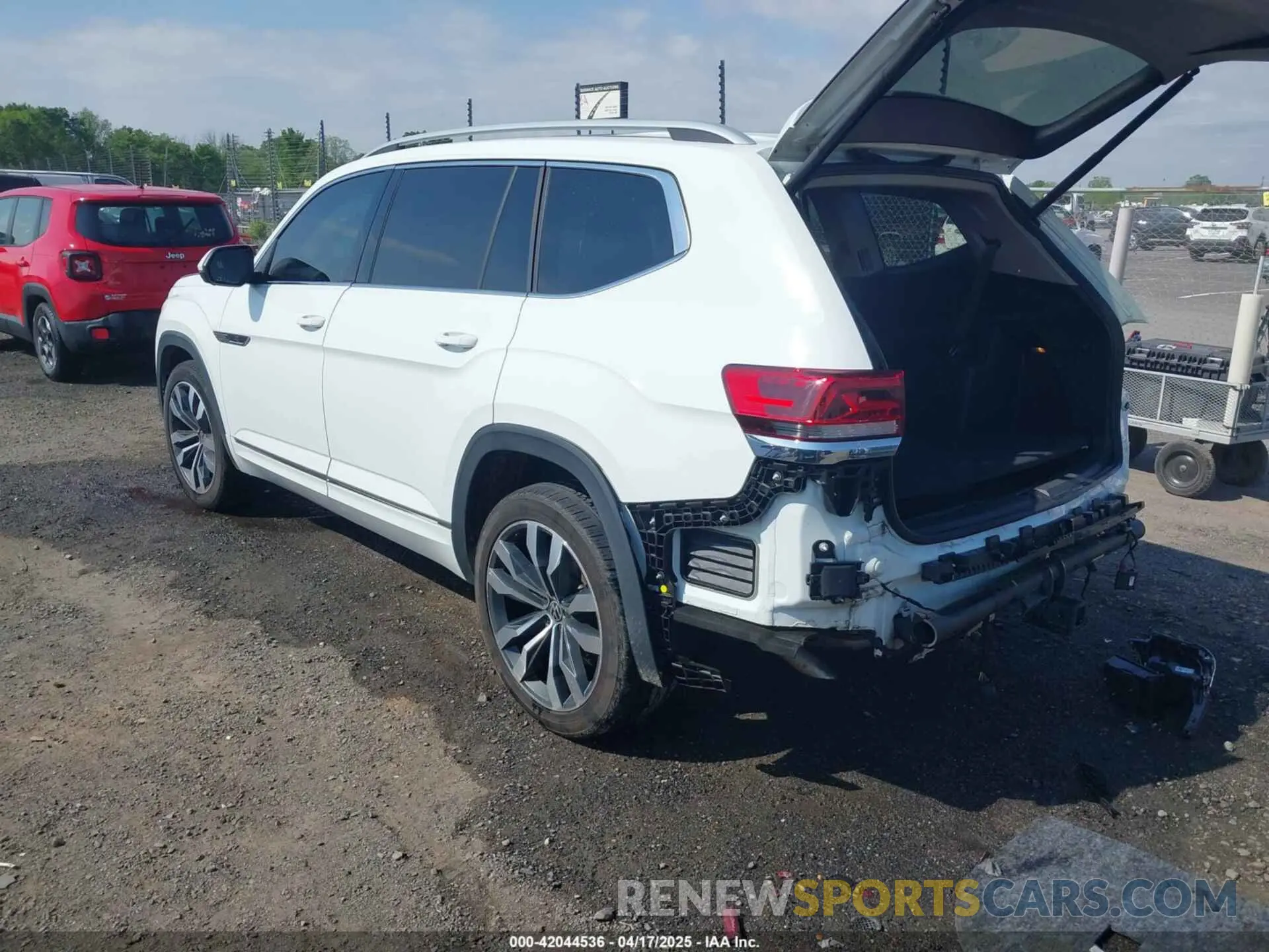 3 Photograph of a damaged car 1V2FR2CA6MC510307 VOLKSWAGEN ATLAS 2021